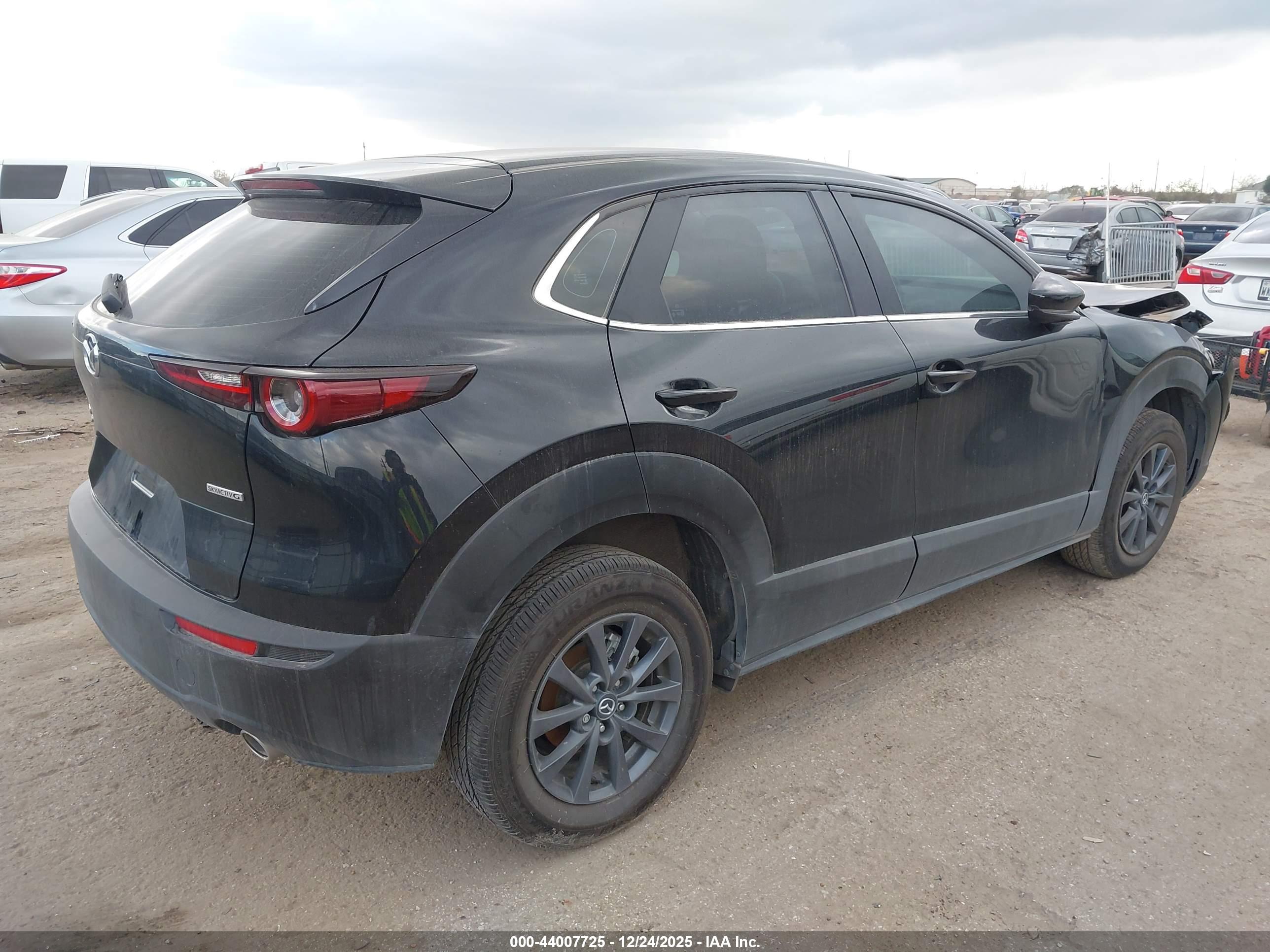 MAZDA CX-30 image 4