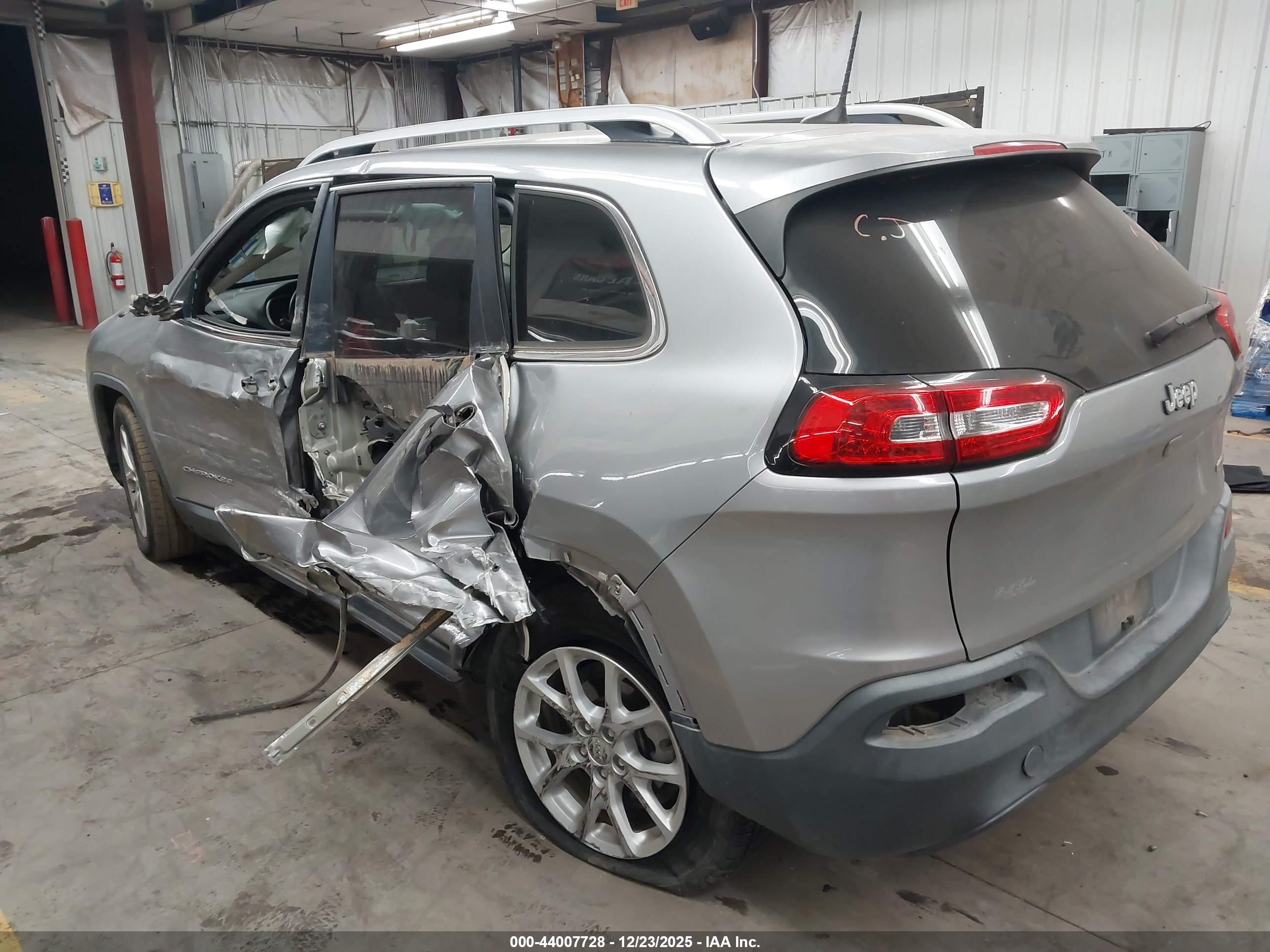 JEEP CHEROKEE image 3