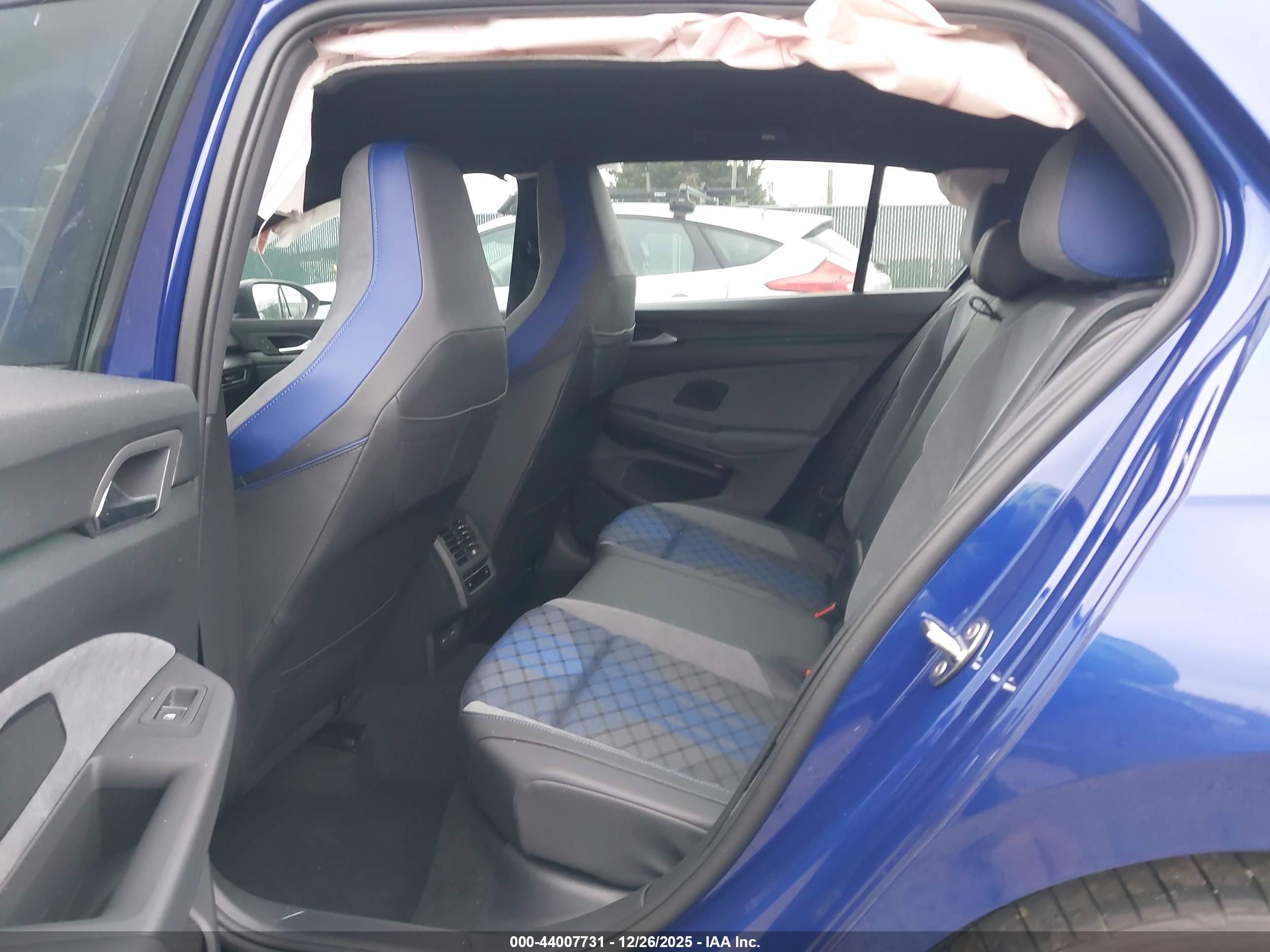 VOLKSWAGEN GOLF image 8