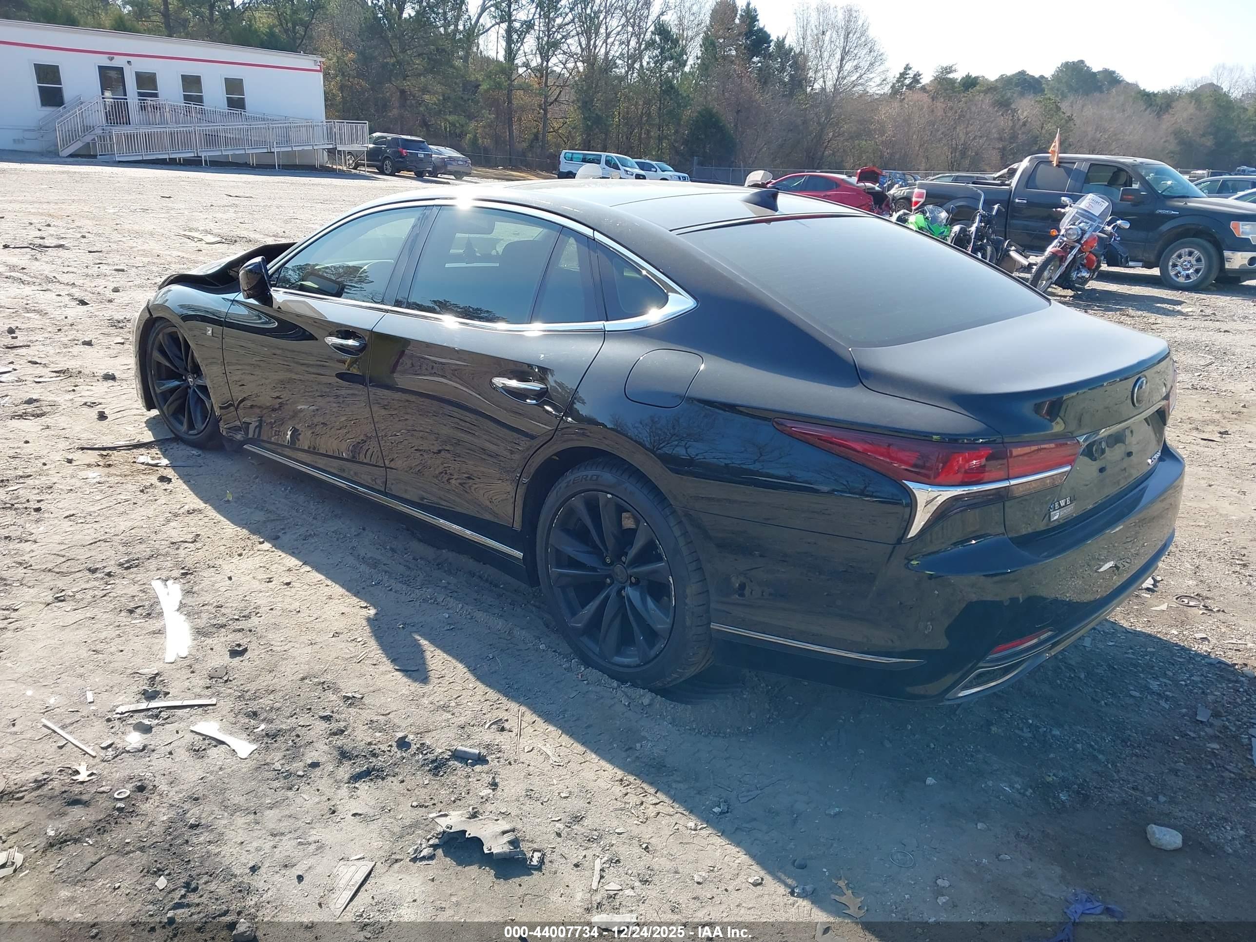 LEXUS LS image 3