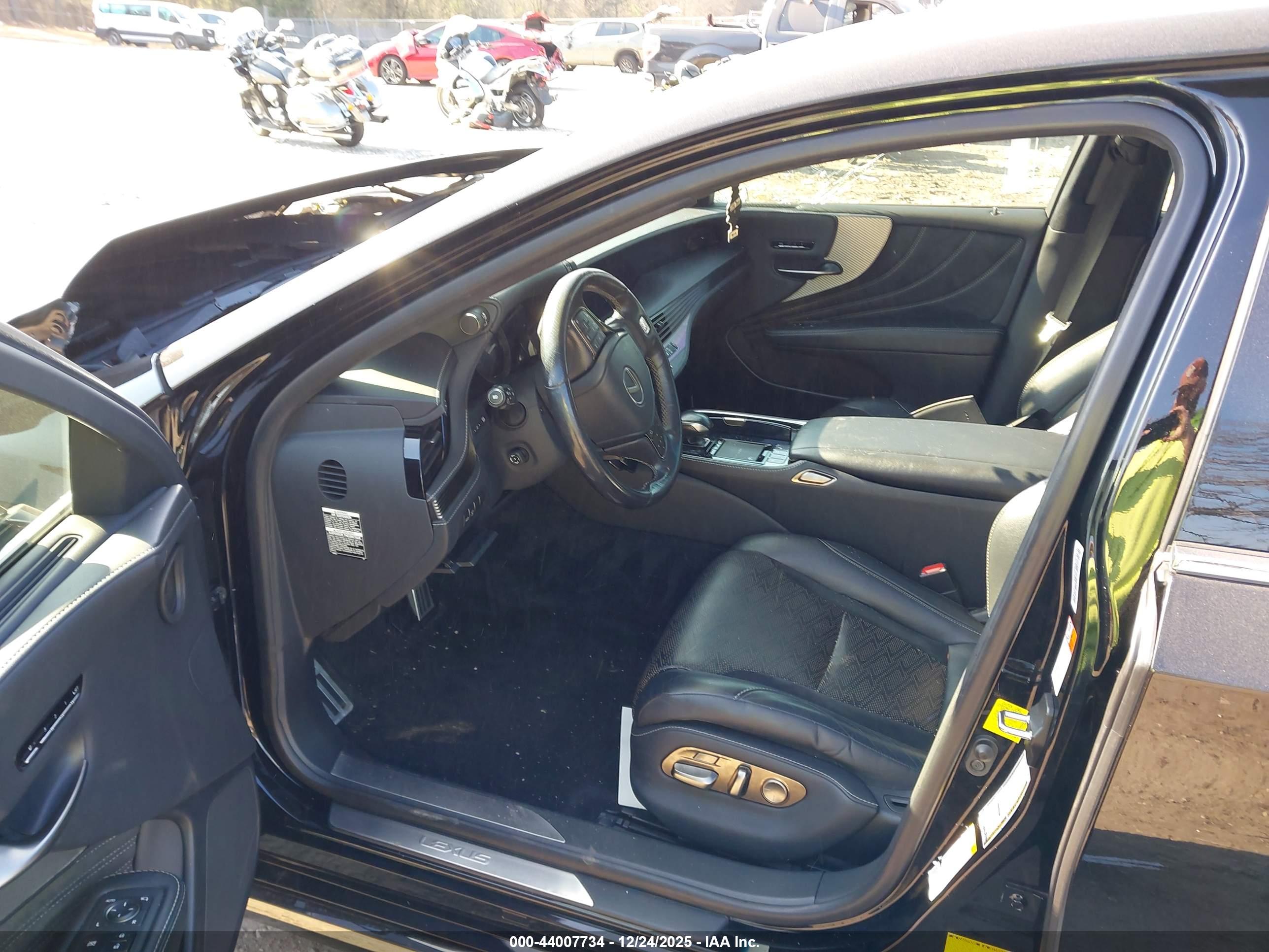 LEXUS LS image 5