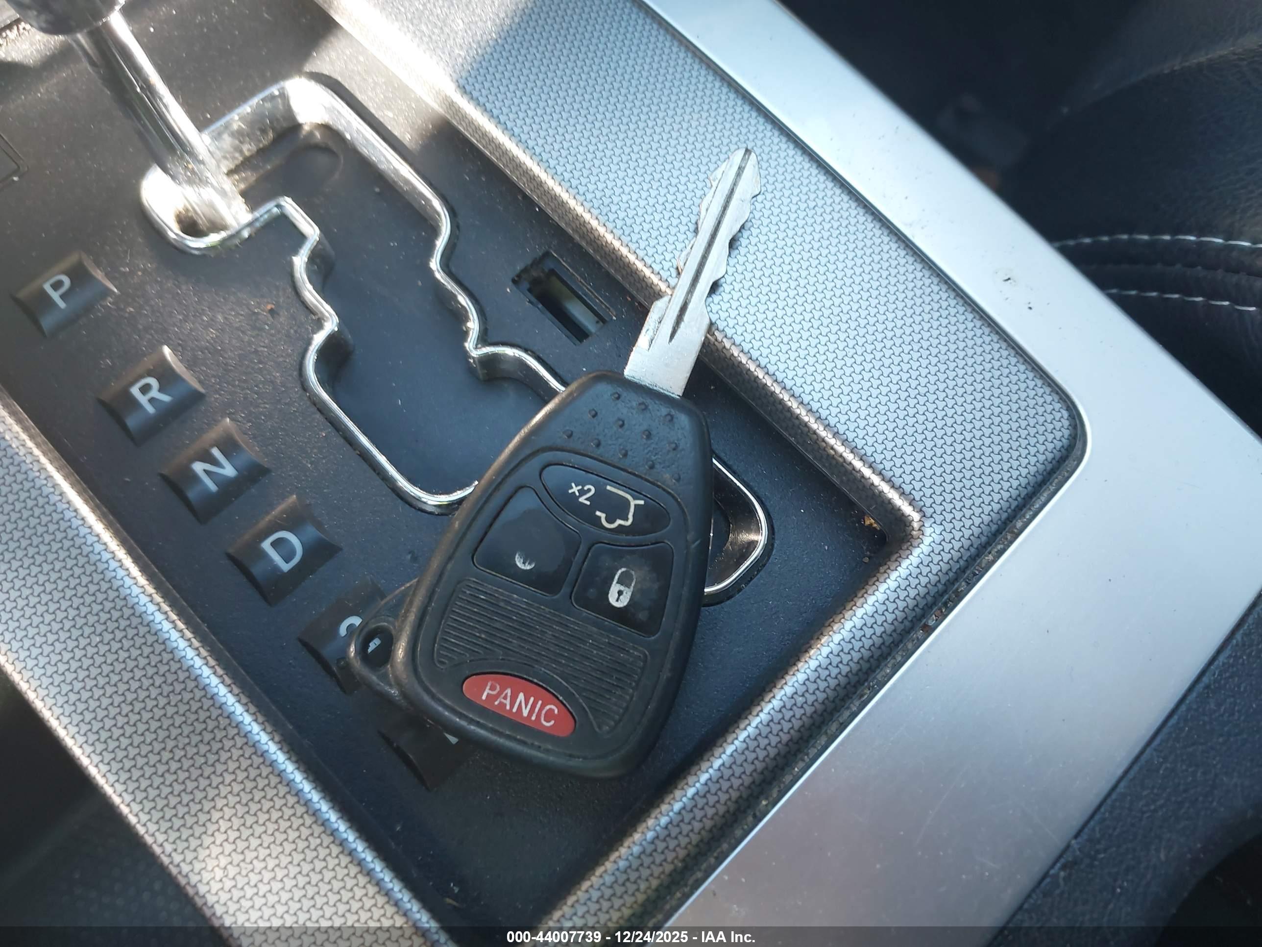 JEEP LIBERTY image 11