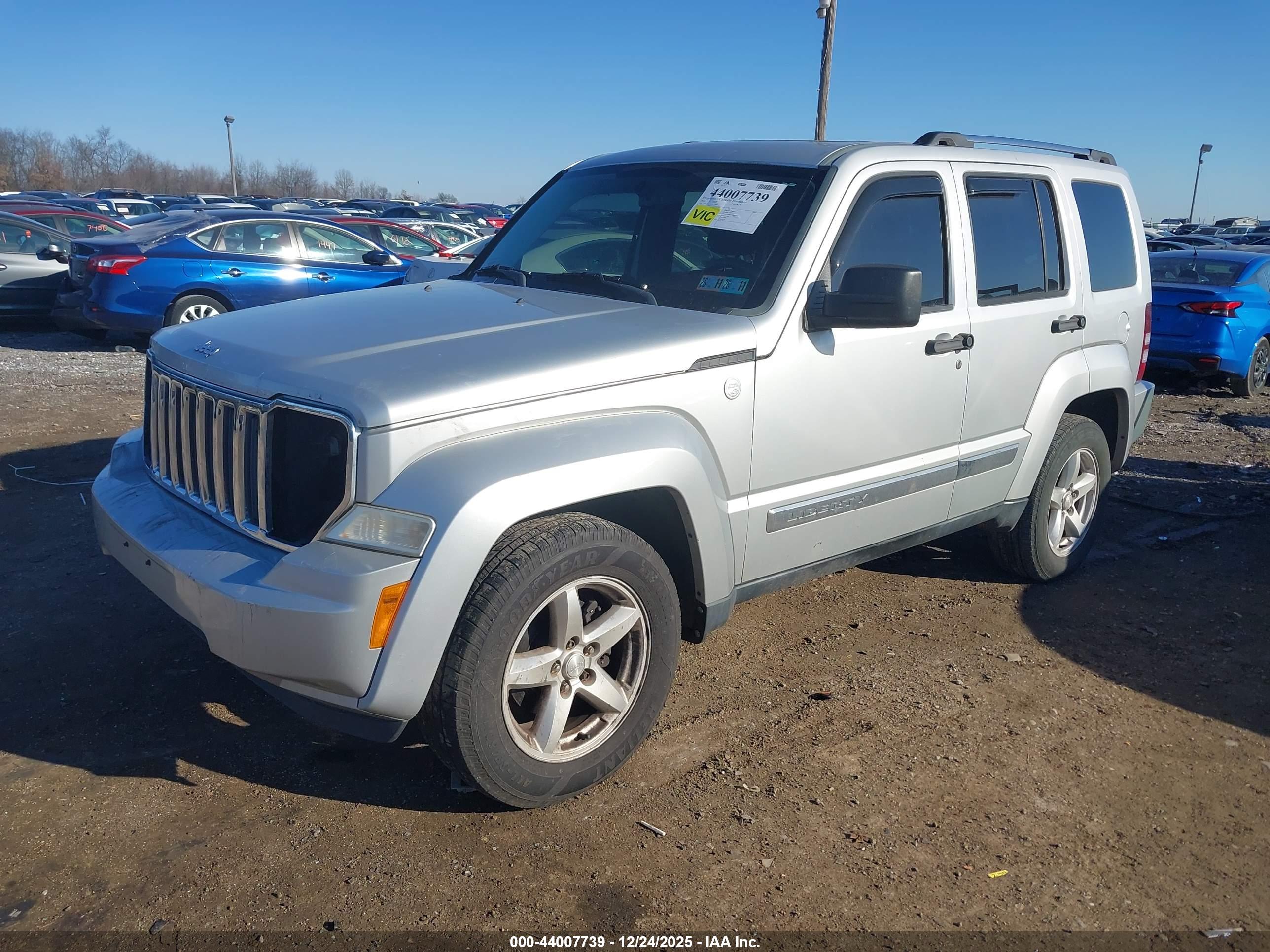 JEEP LIBERTY image 2