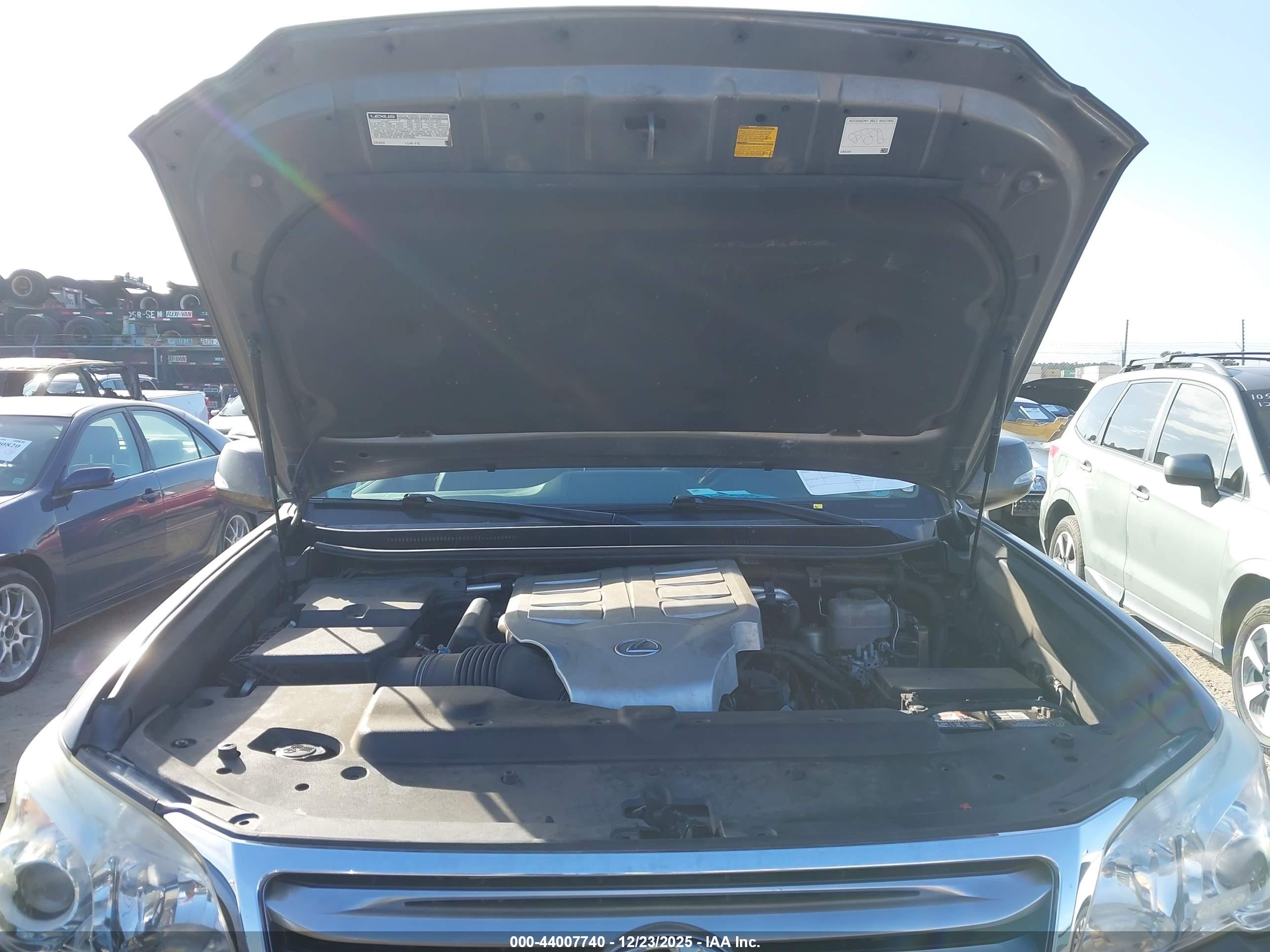 LEXUS GX image 10