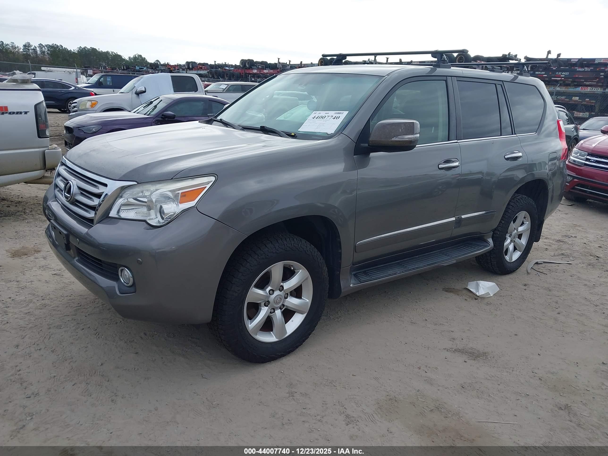LEXUS GX image 2