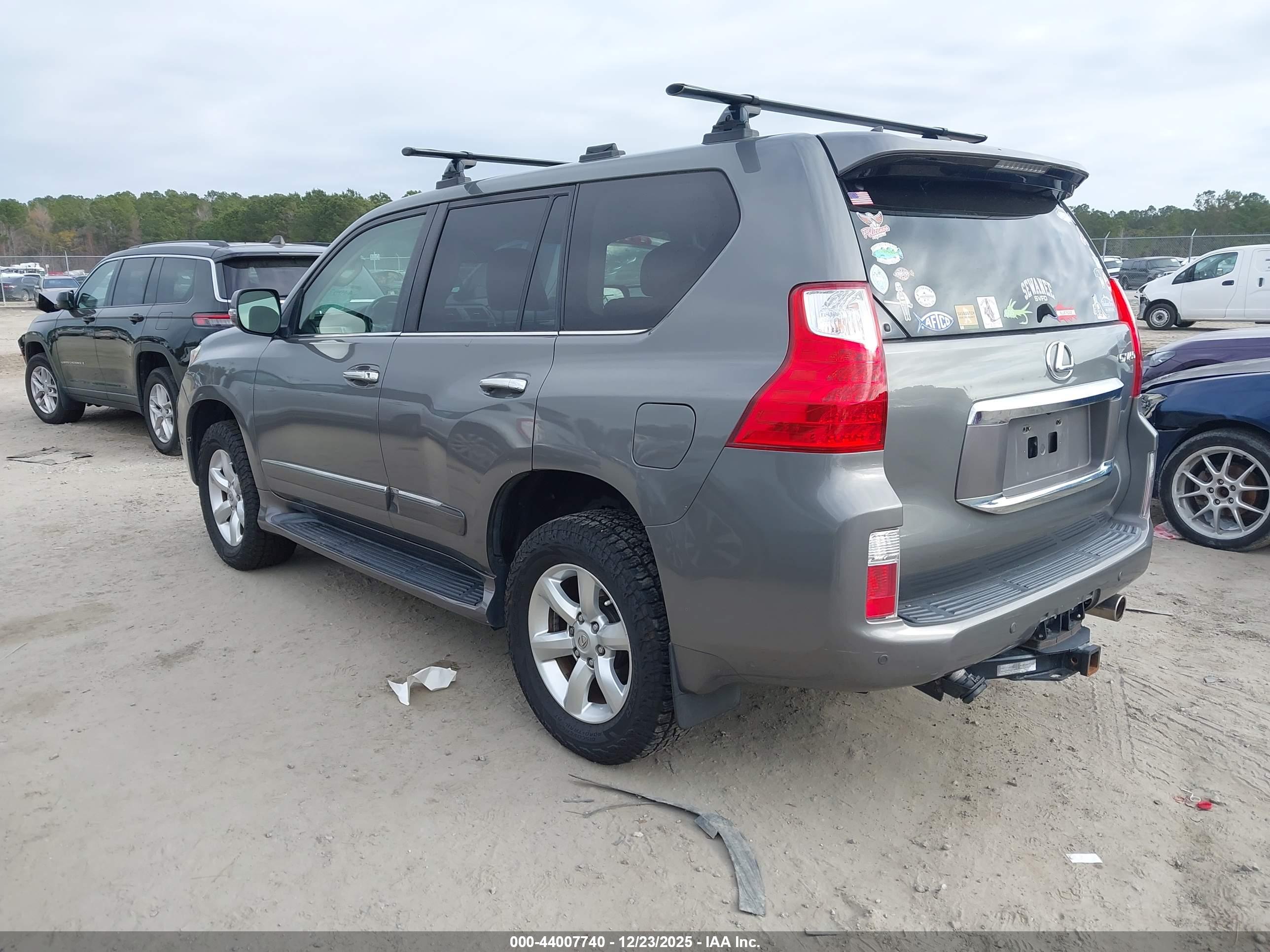 LEXUS GX image 3