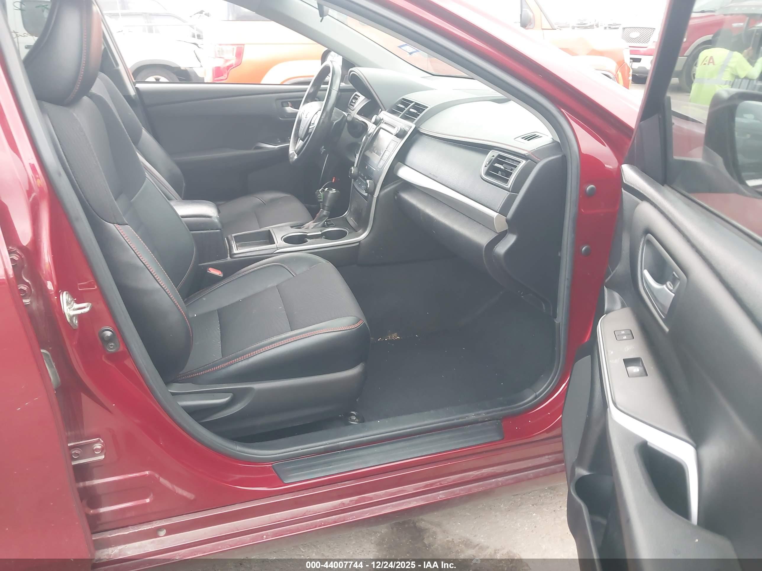 TOYOTA CAMRY image 5