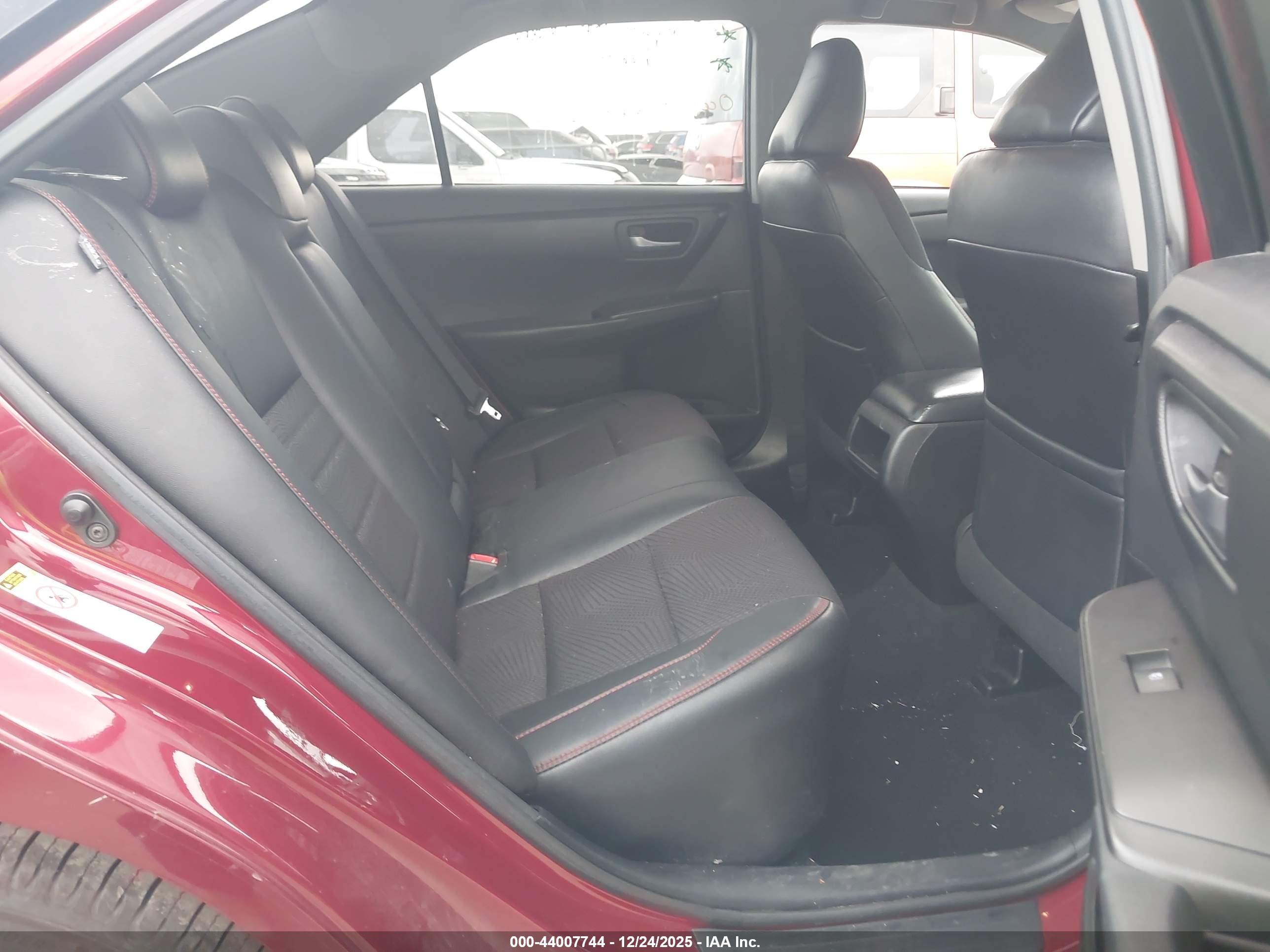 TOYOTA CAMRY image 8