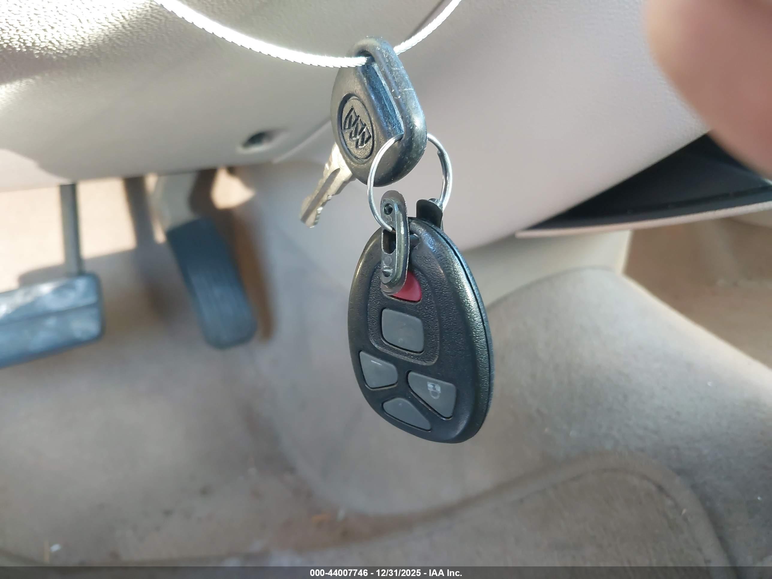BUICK LUCERNE image 11