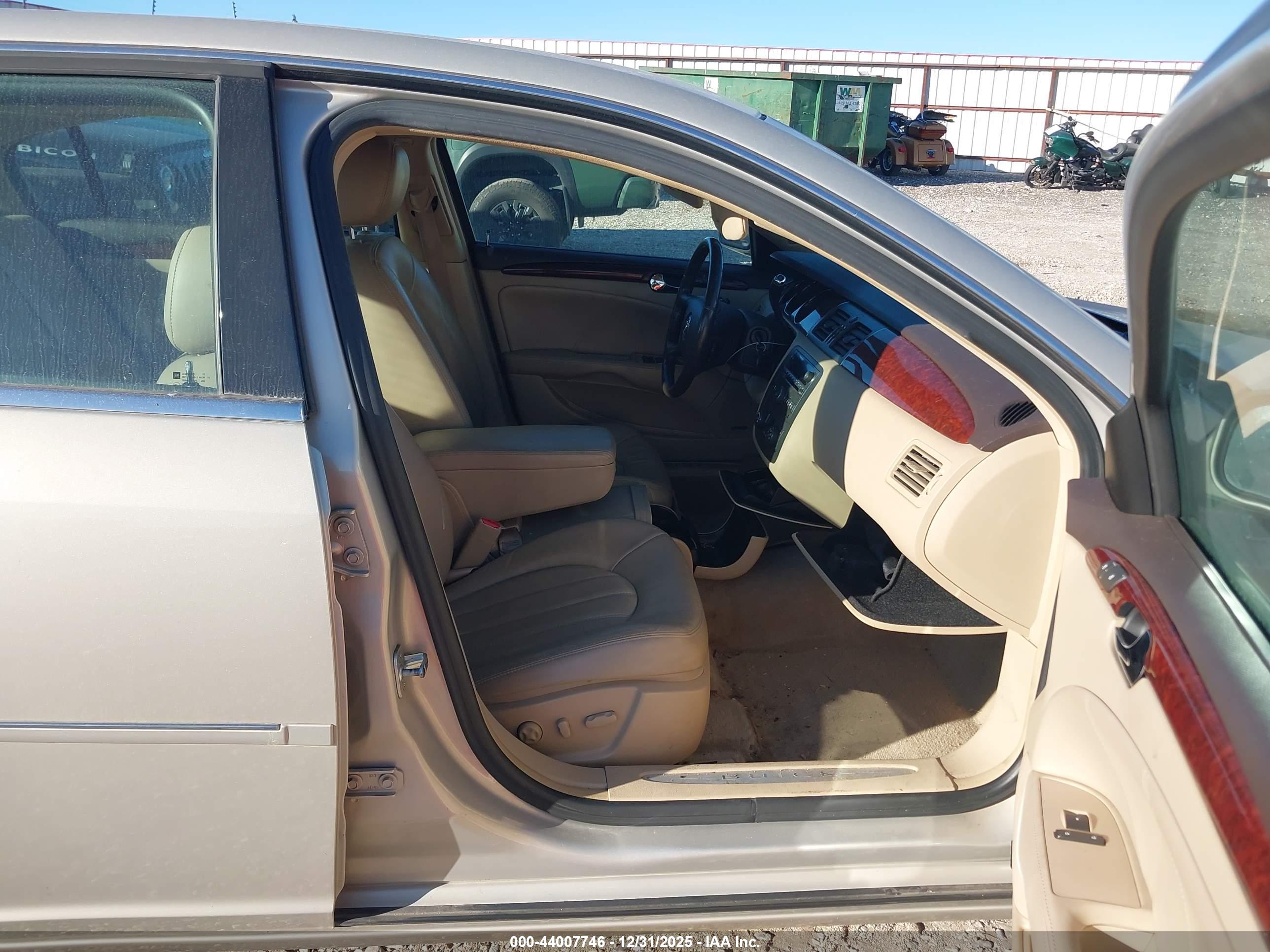 BUICK LUCERNE image 5
