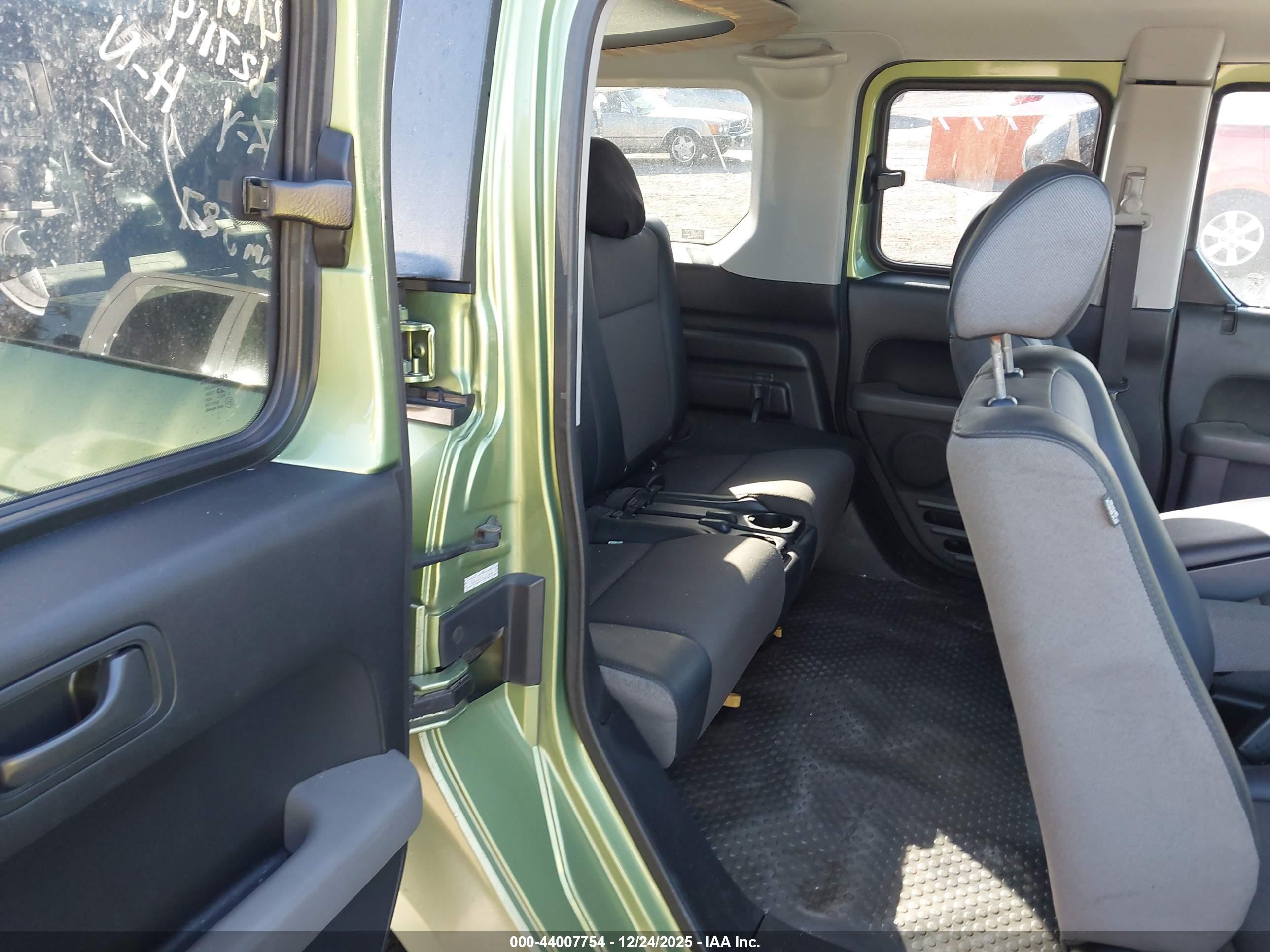 HONDA ELEMENT image 8