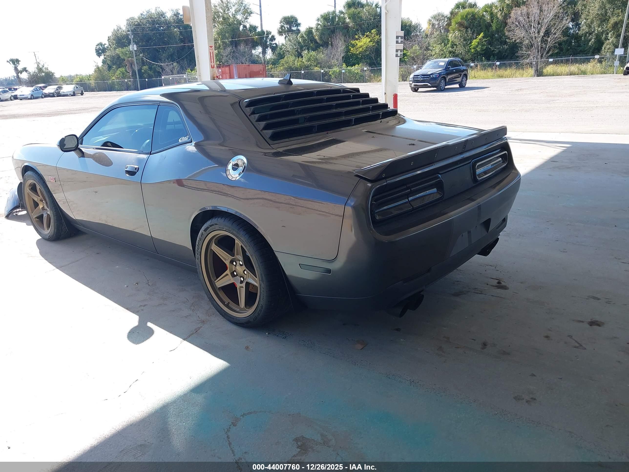 DODGE CHALLENGER image 3