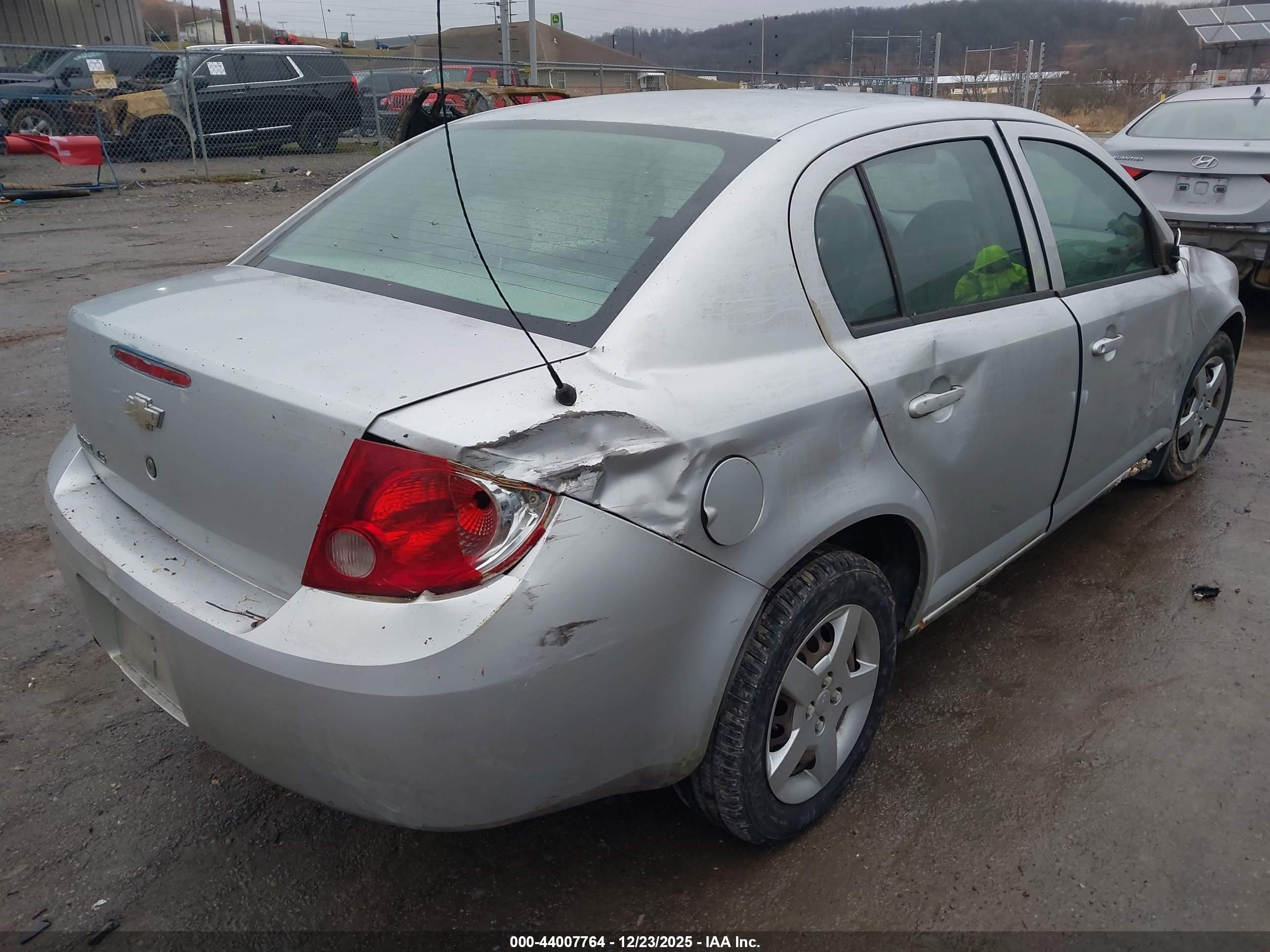 CHEVROLET COBALT image 4