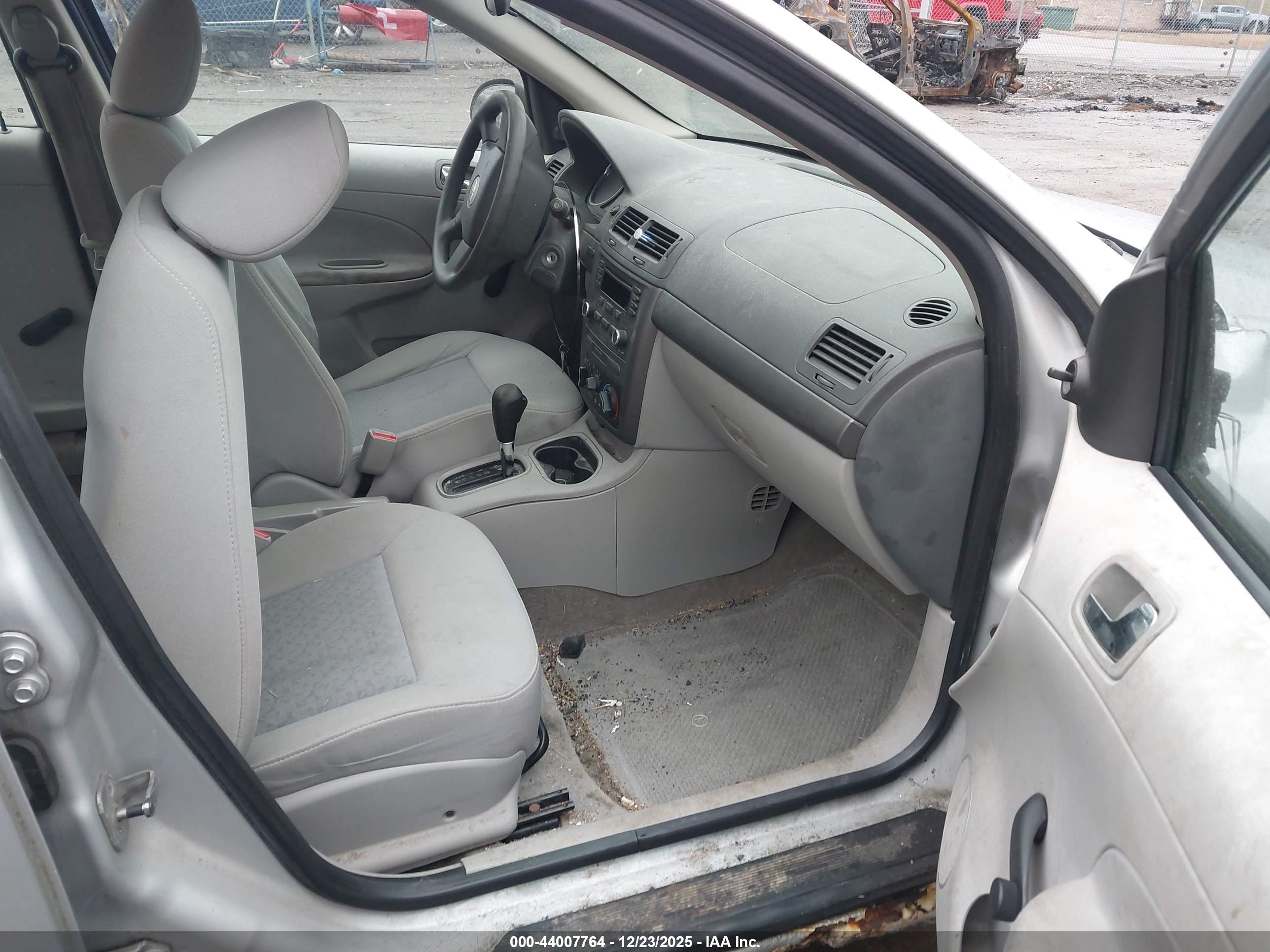 CHEVROLET COBALT image 5