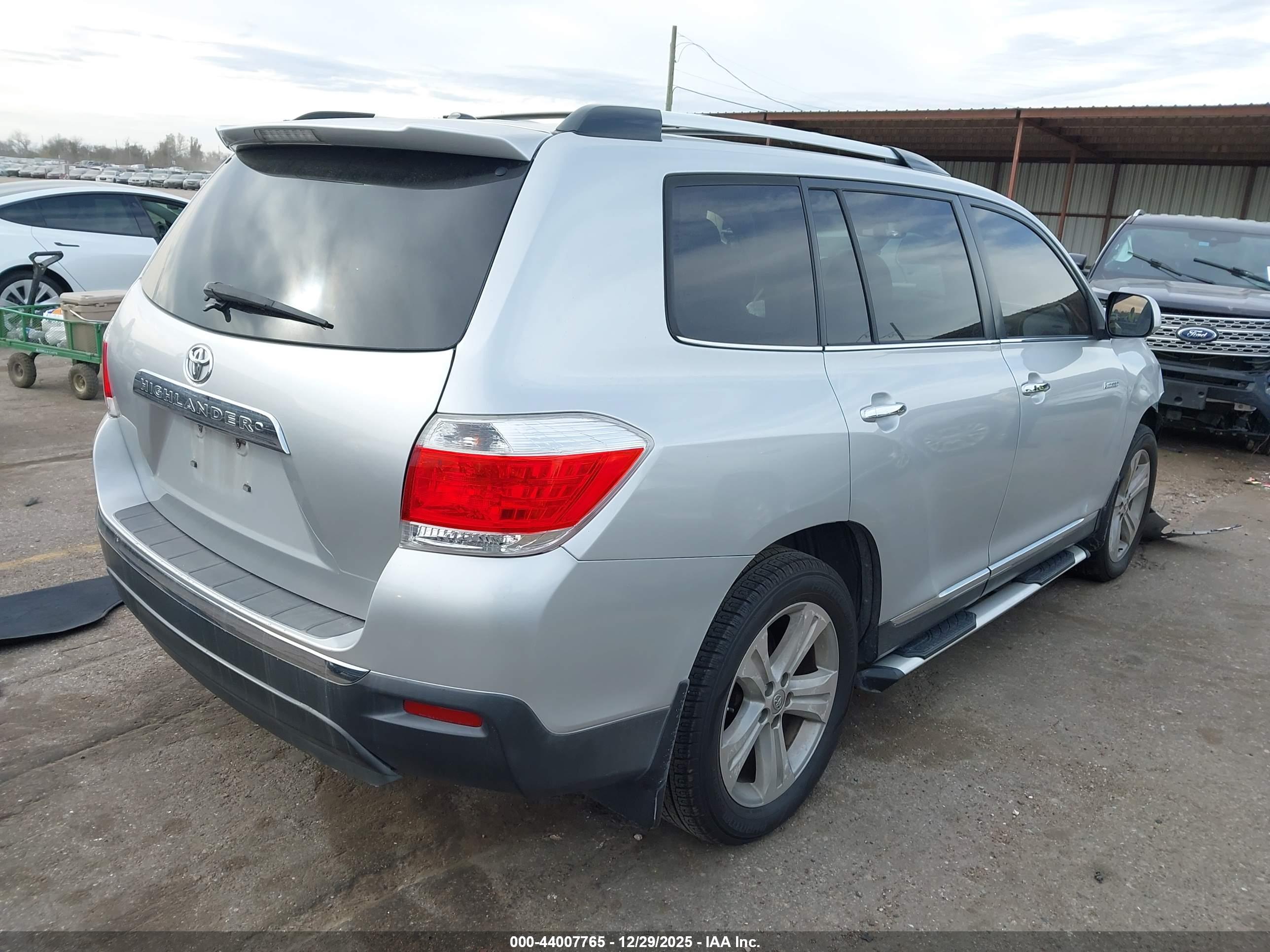 TOYOTA HIGHLANDER image 4