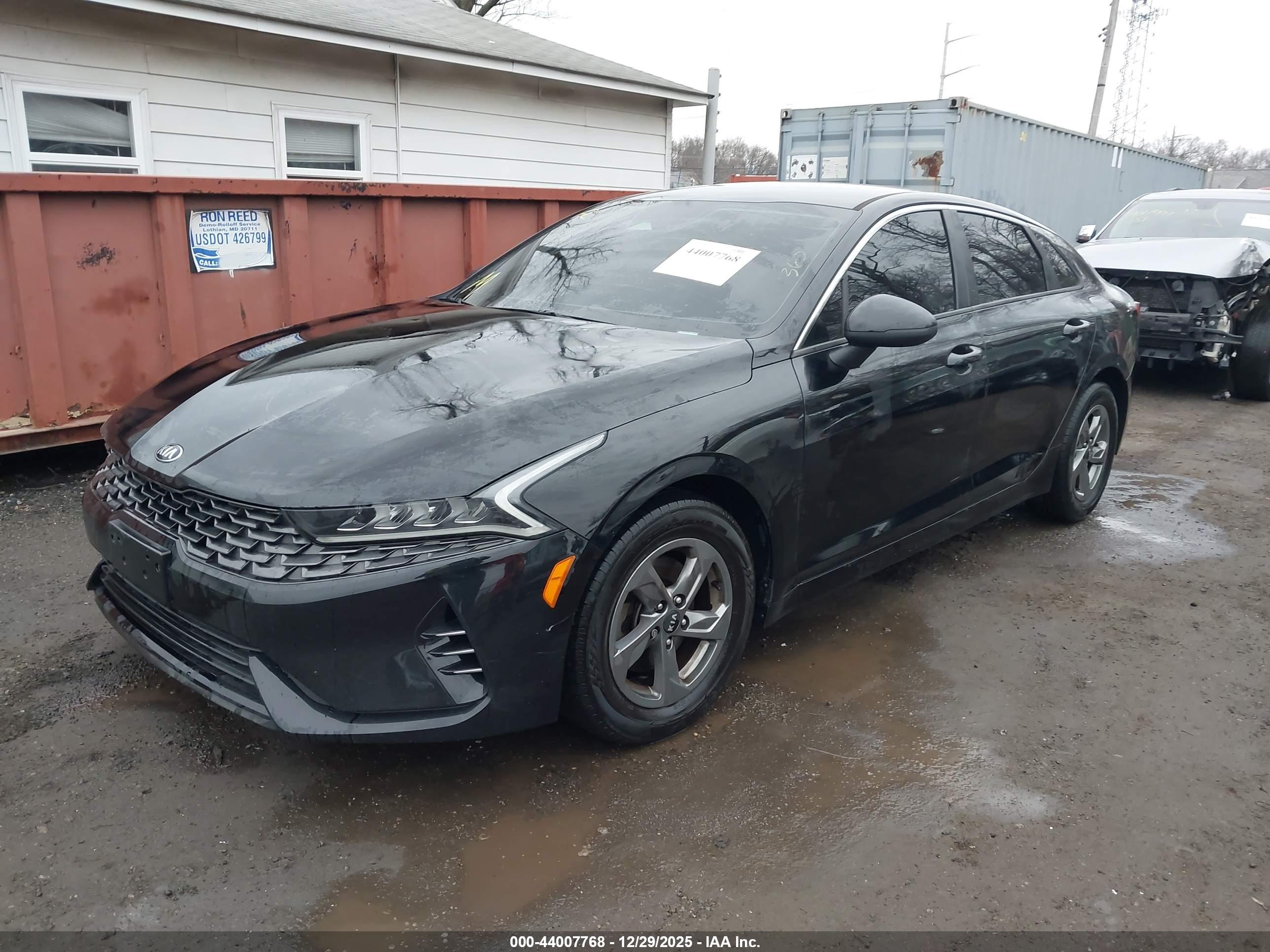KIA K5 image 2