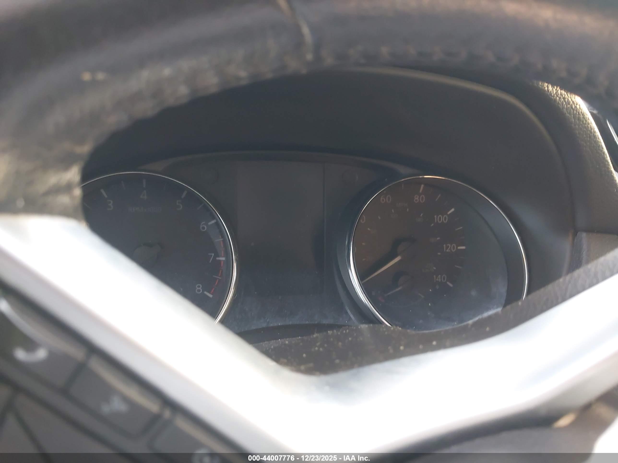 NISSAN ROGUE image 7