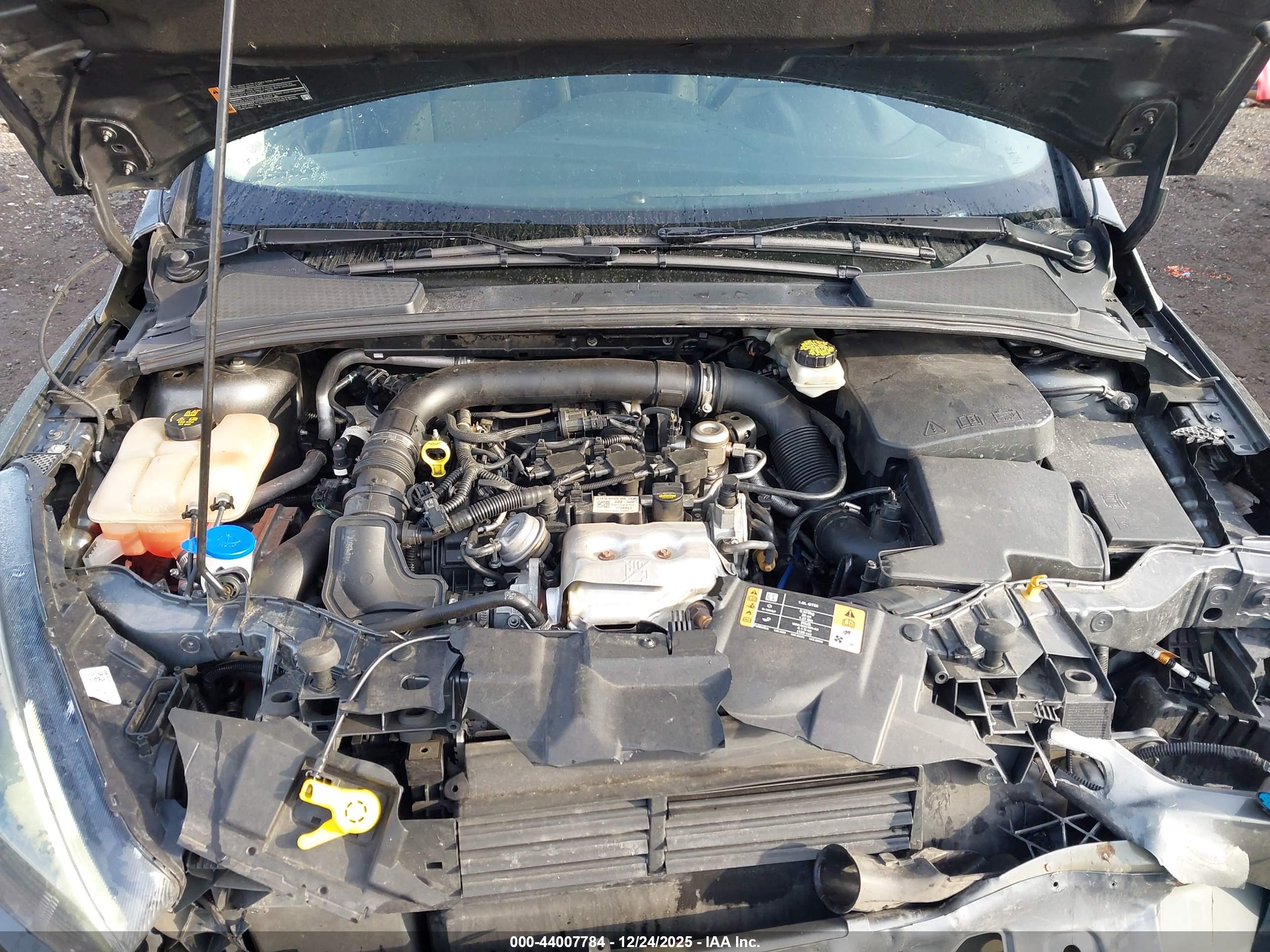 FORD FOCUS image 10