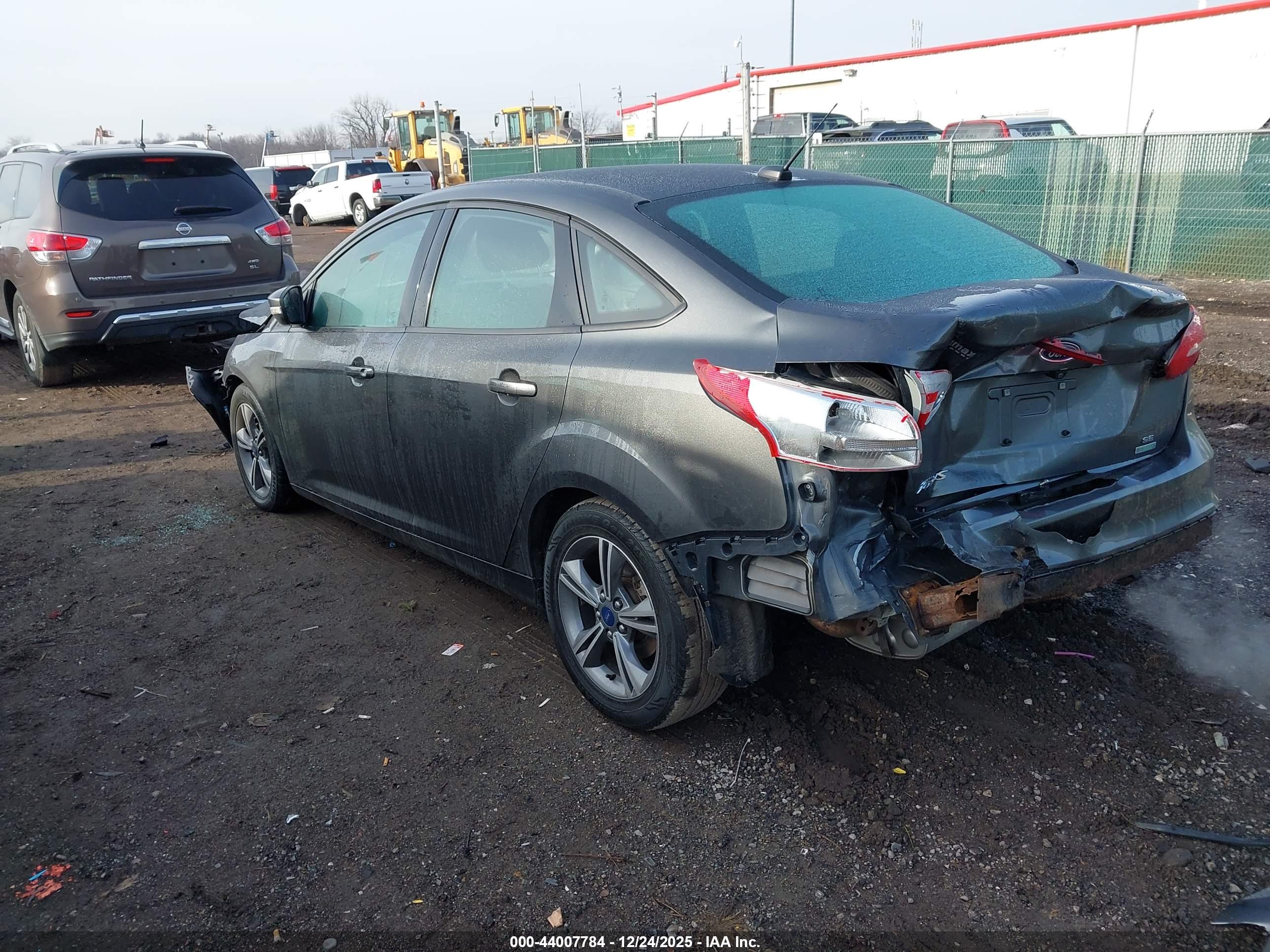 FORD FOCUS image 3