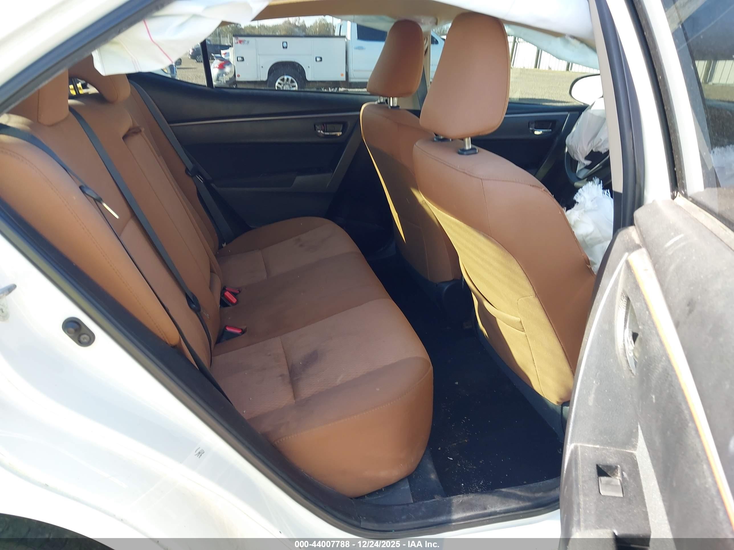 TOYOTA COROLLA image 8