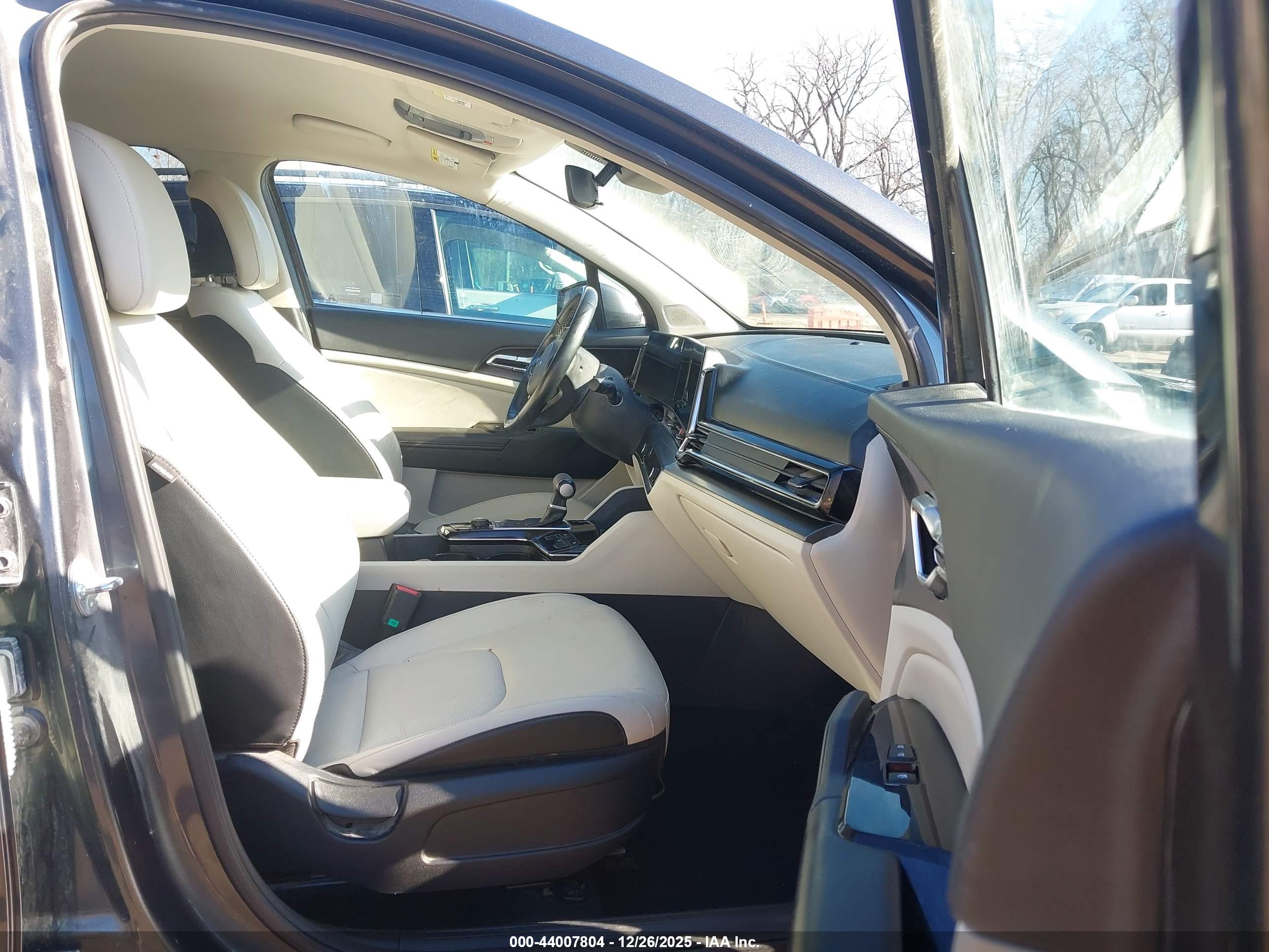 KIA SPORTAGE image 5