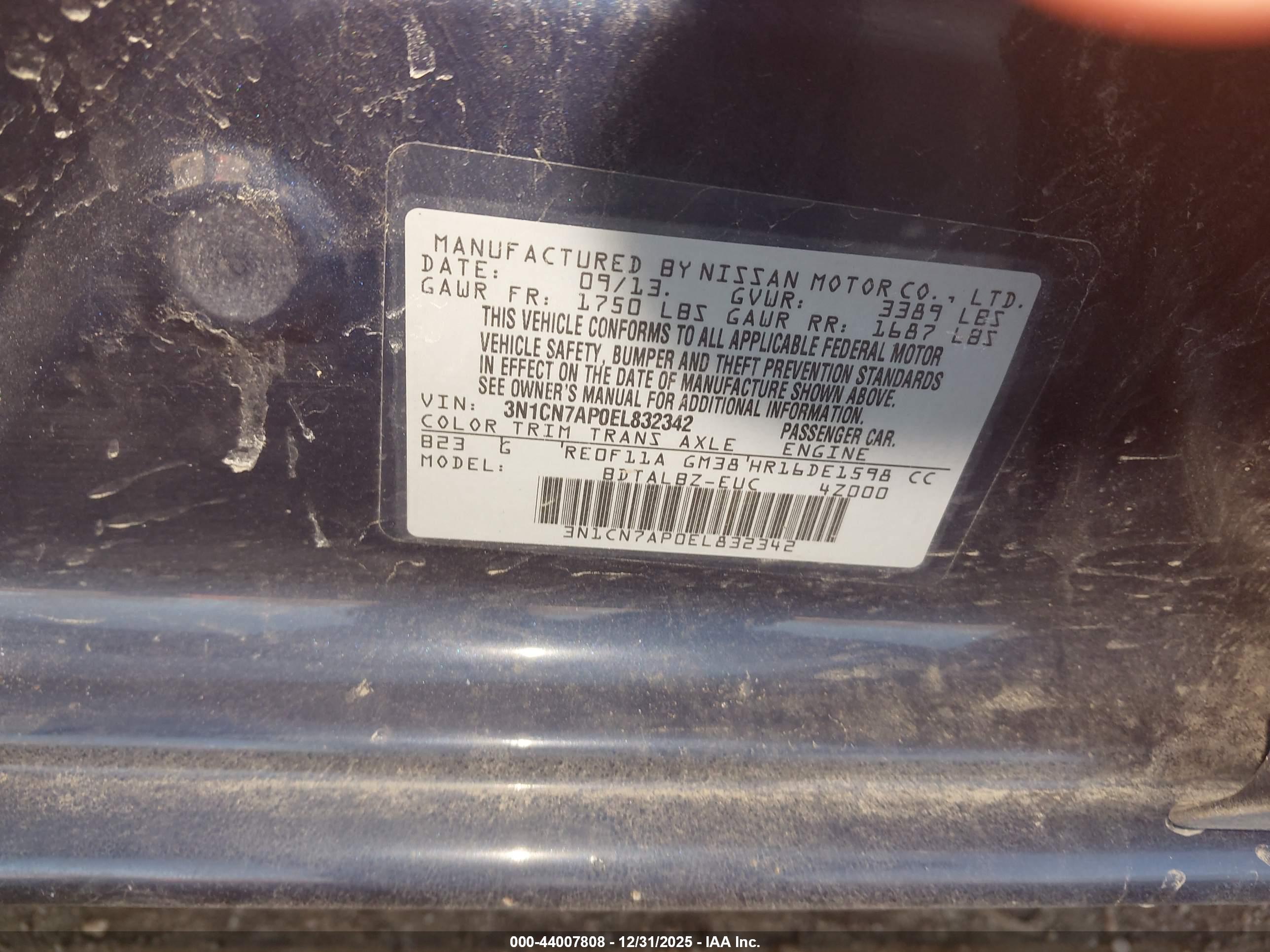 NISSAN VERSA image 9