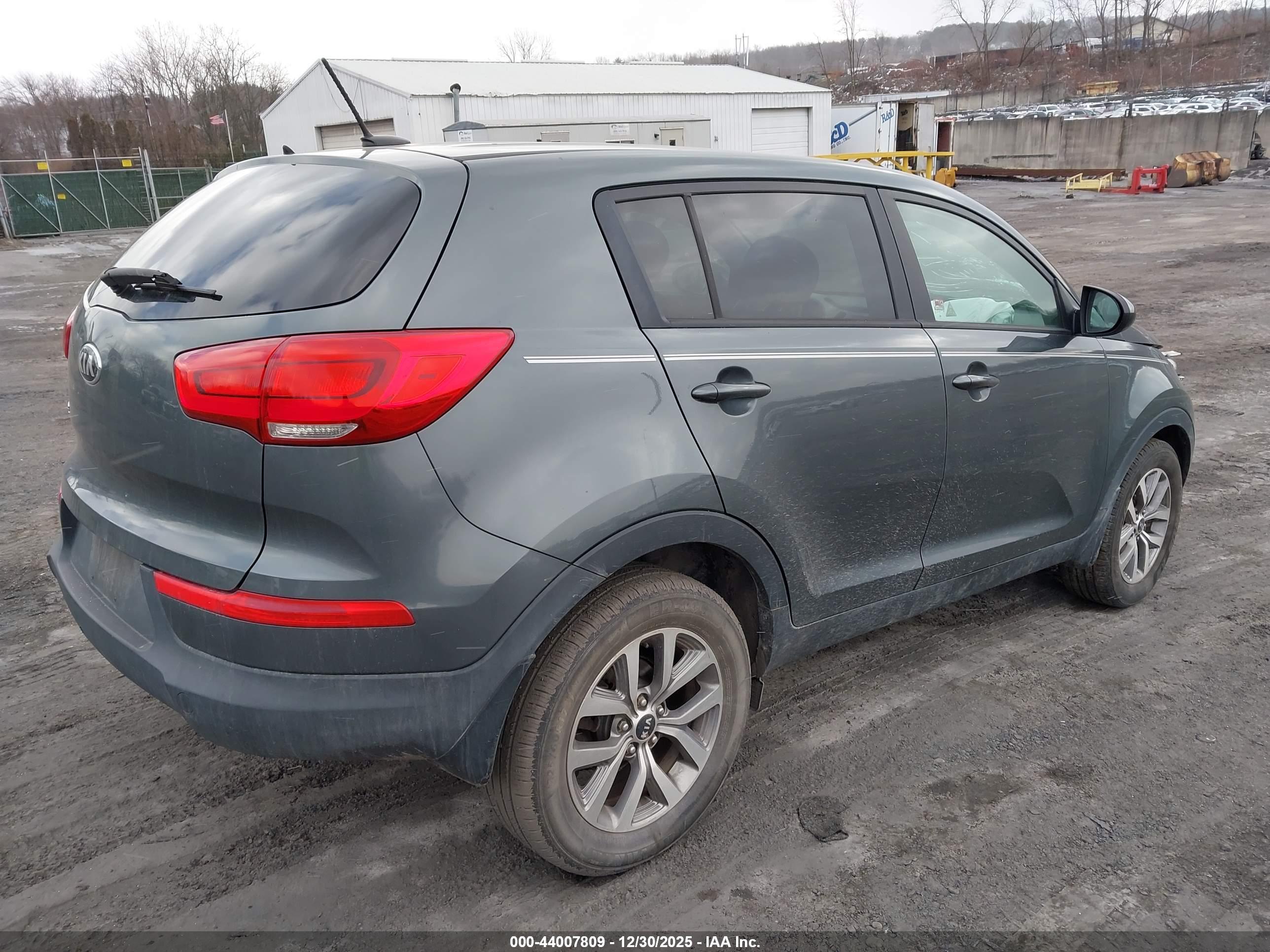 KIA SPORTAGE image 4