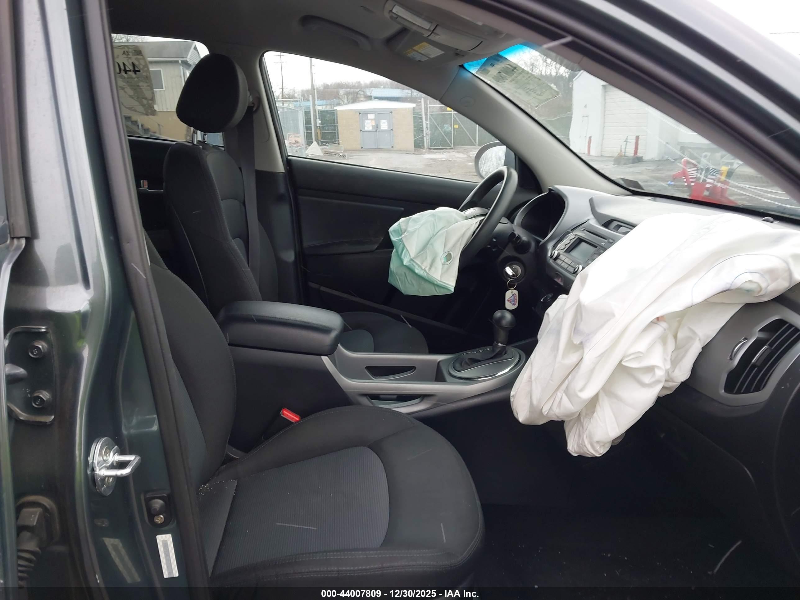 KIA SPORTAGE image 5