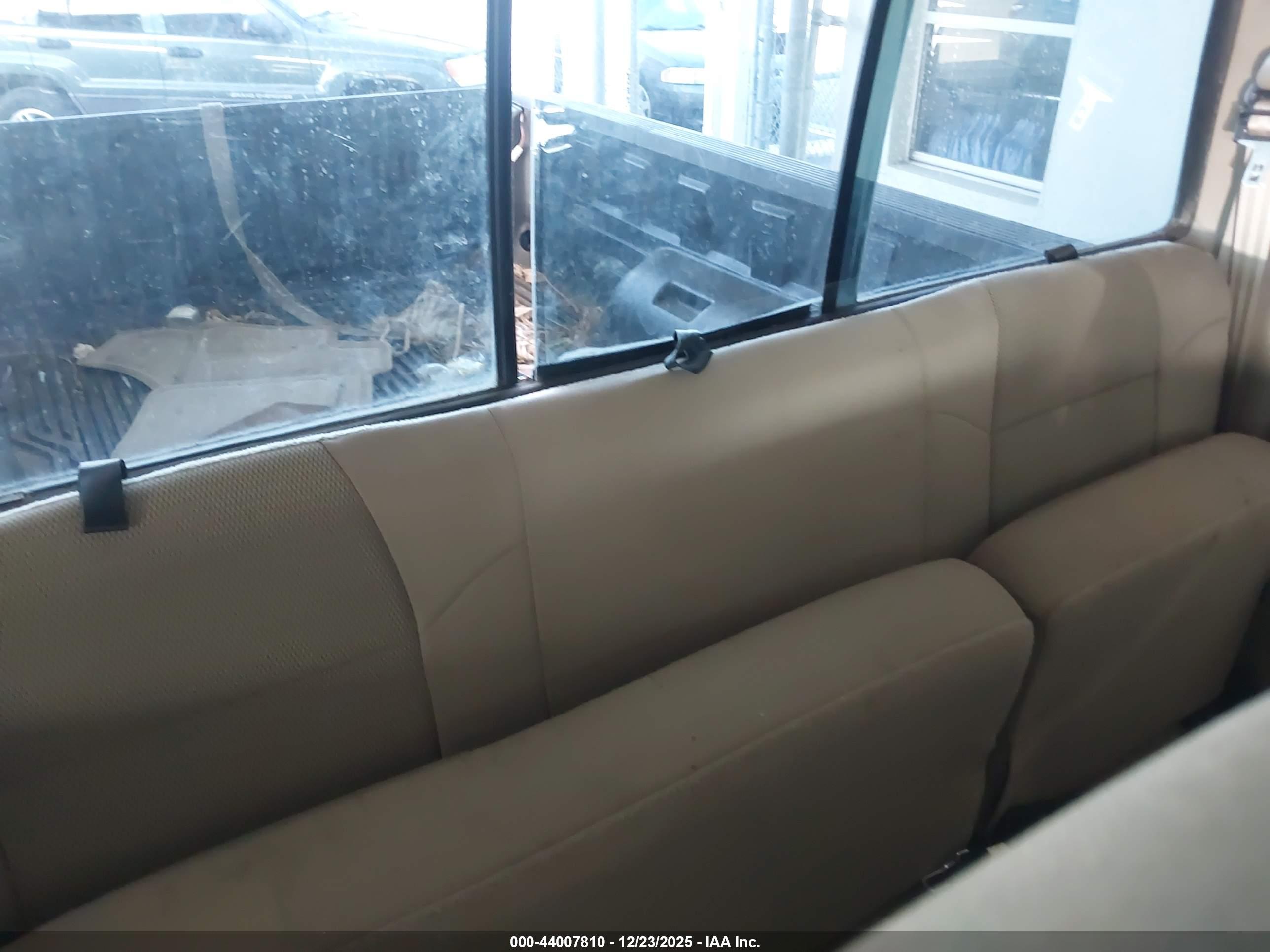 FORD F-250 image 8