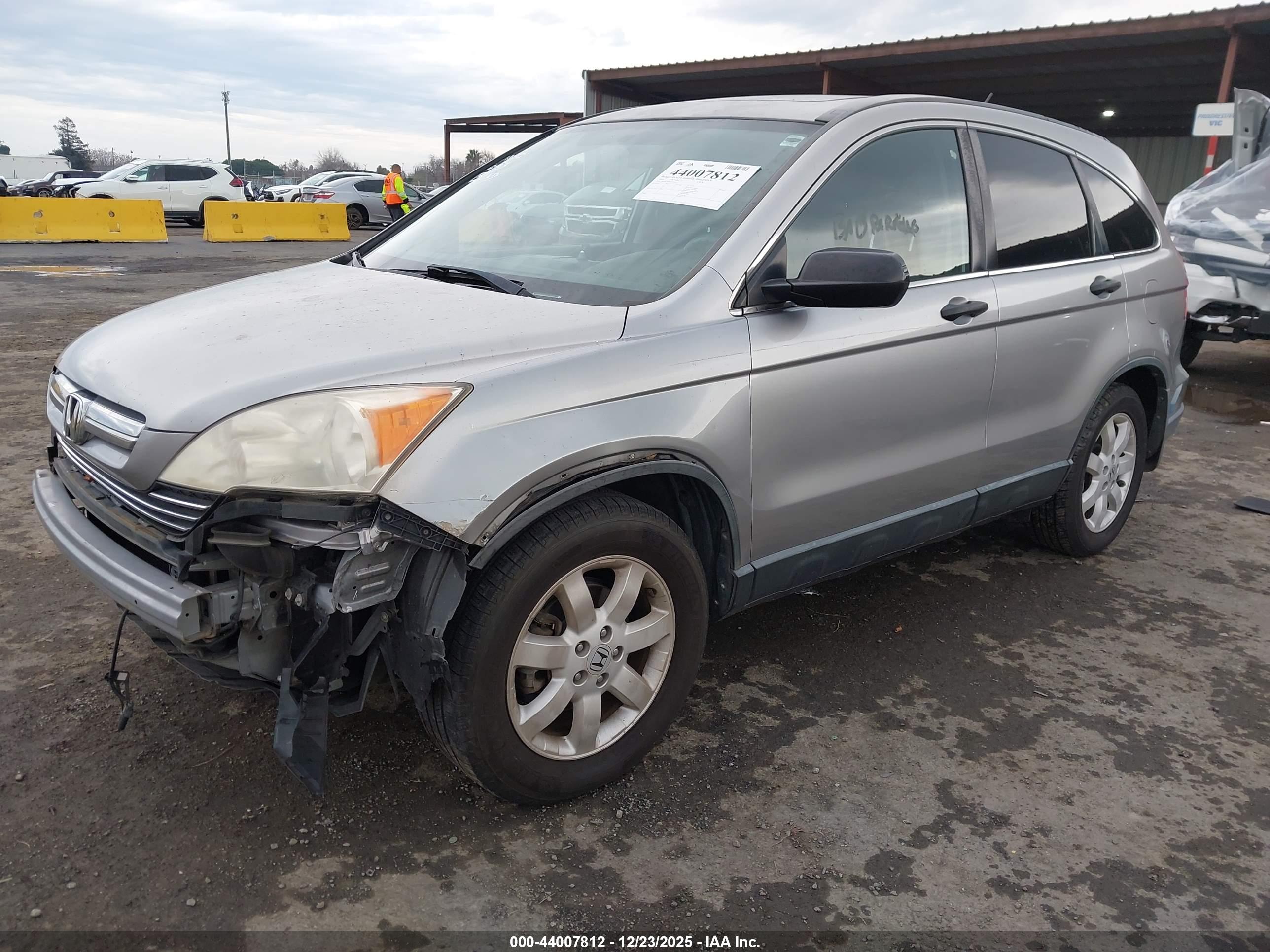 HONDA CR-V image 2