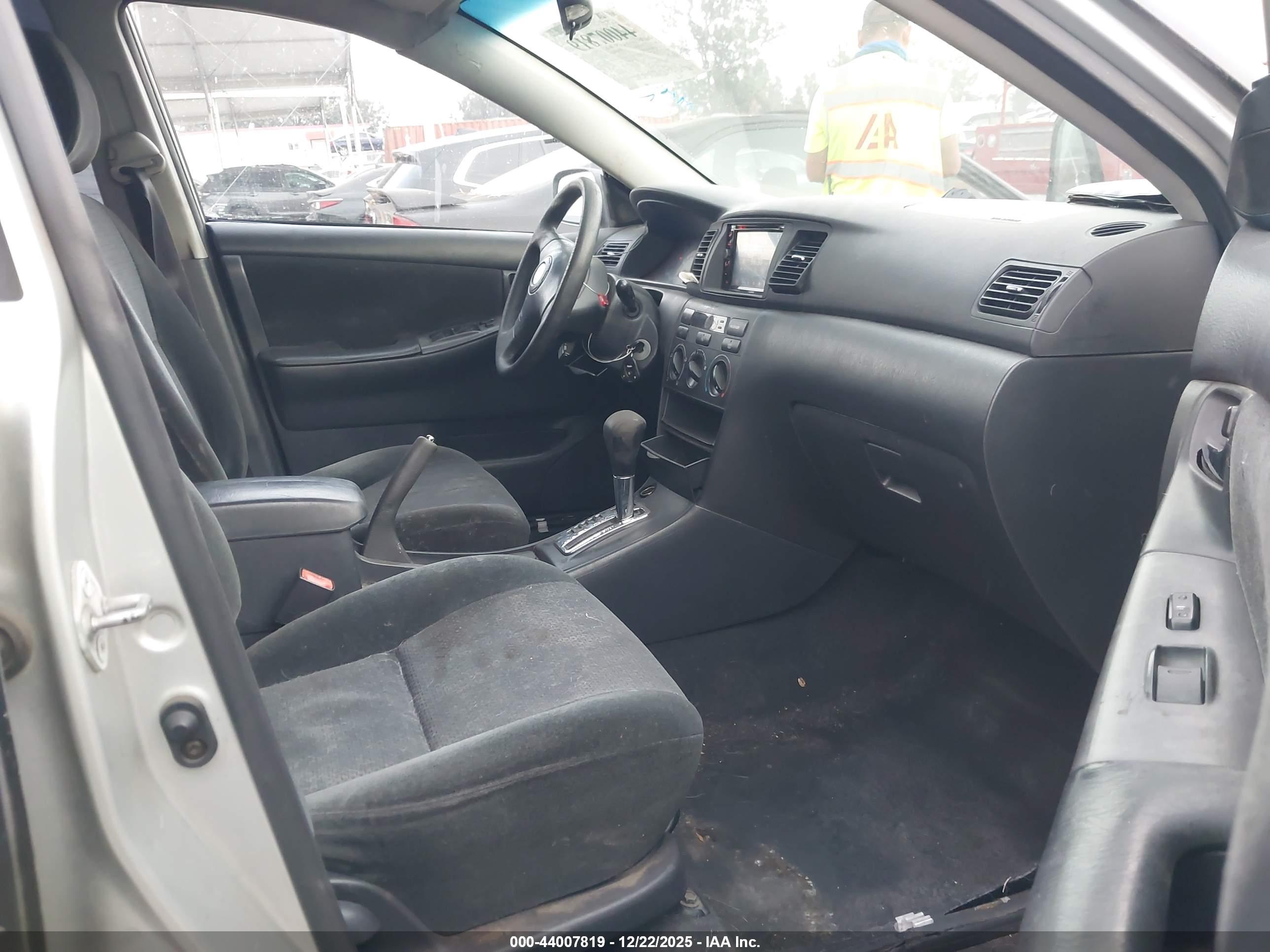 TOYOTA COROLLA image 5