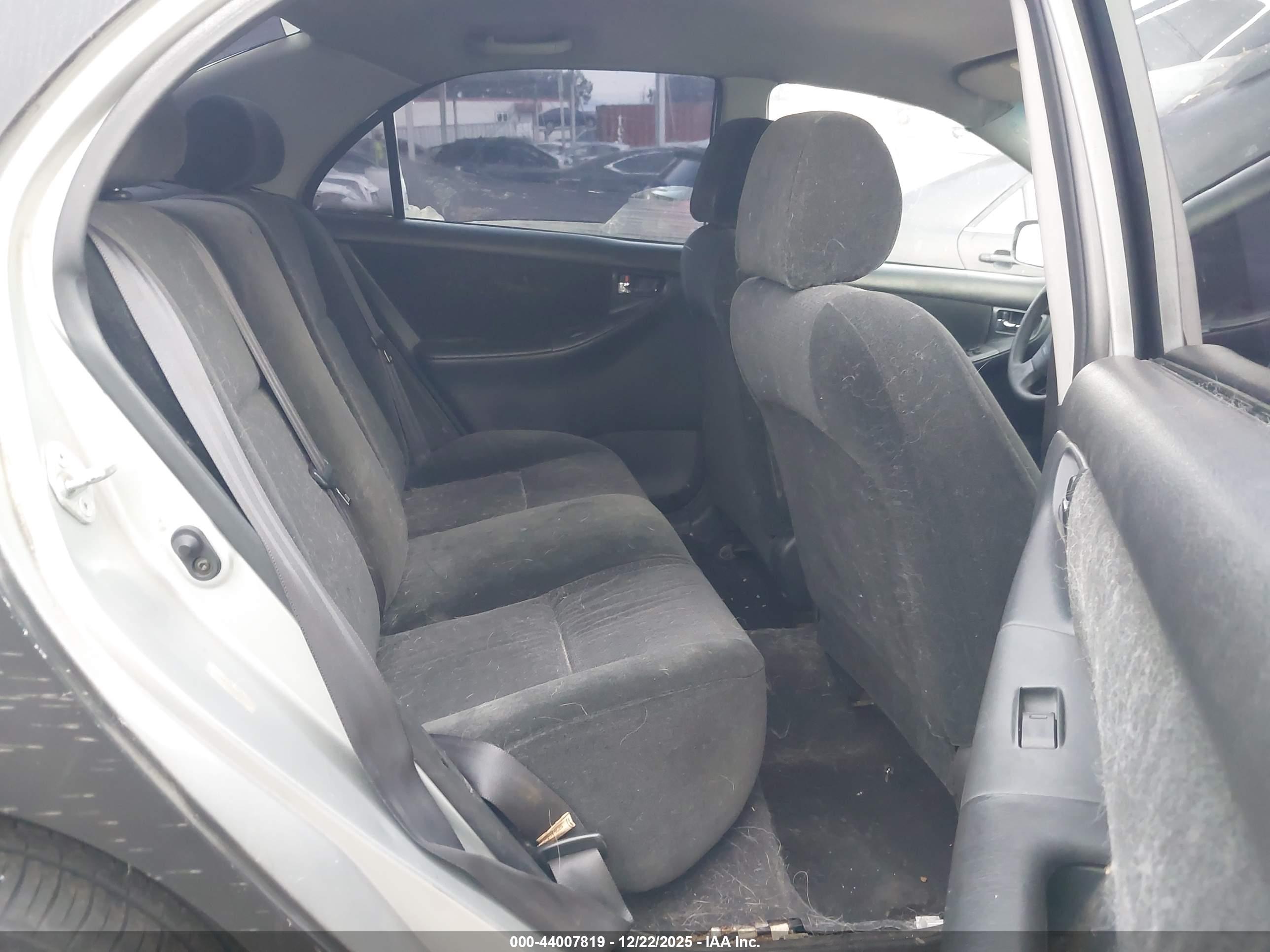 TOYOTA COROLLA image 8
