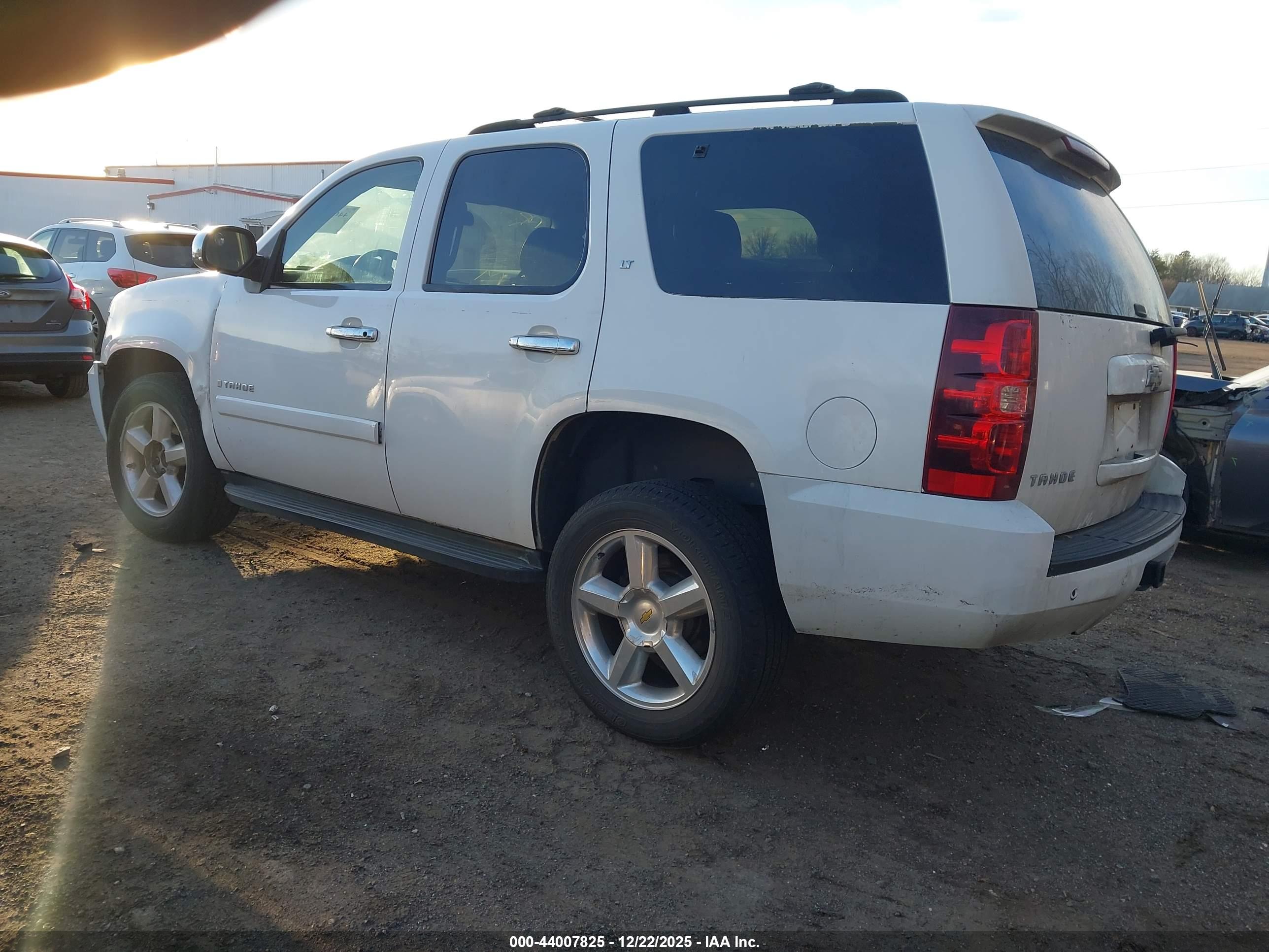 CHEVROLET TAHOE image 3