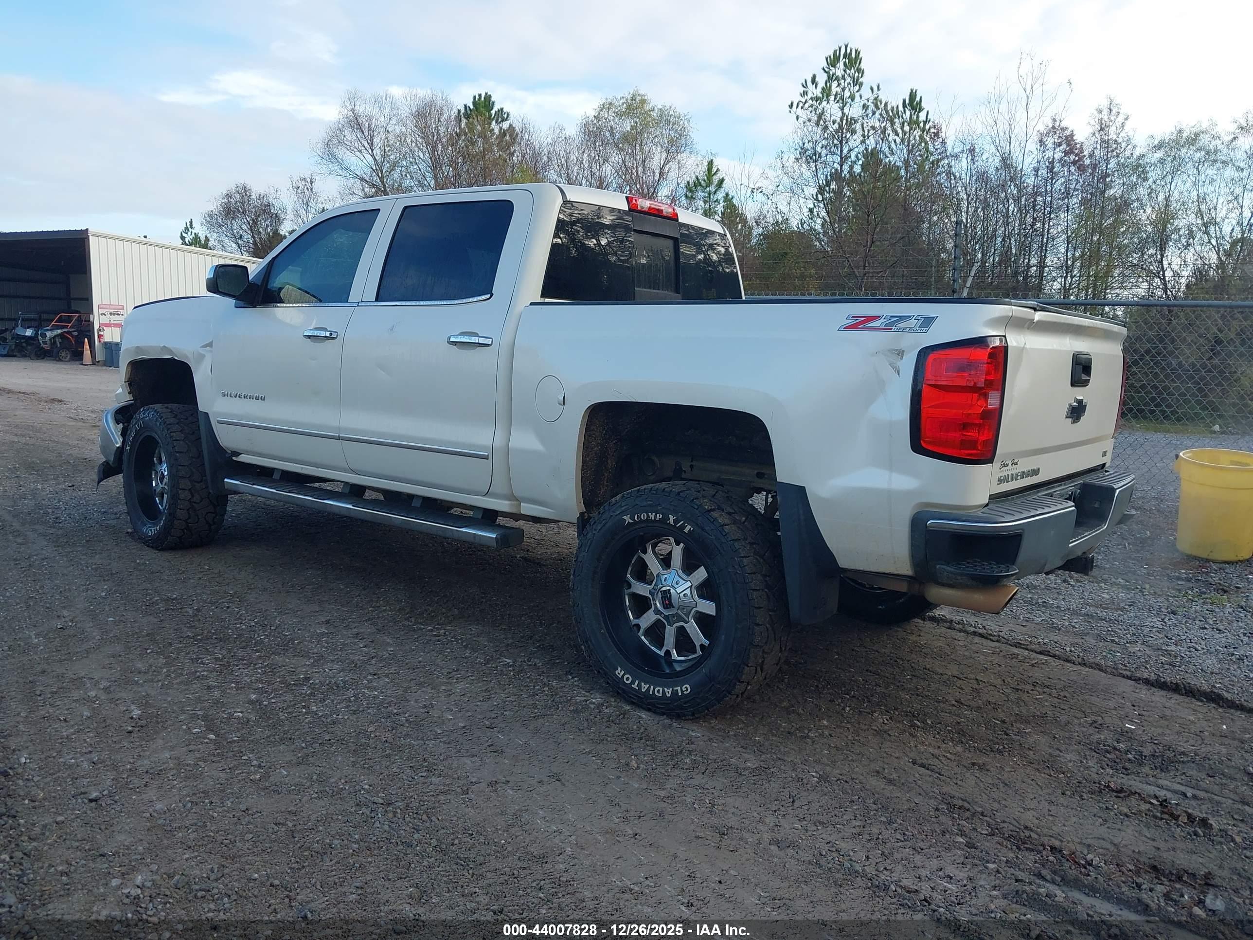 CHEVROLET SILVERADO image 3