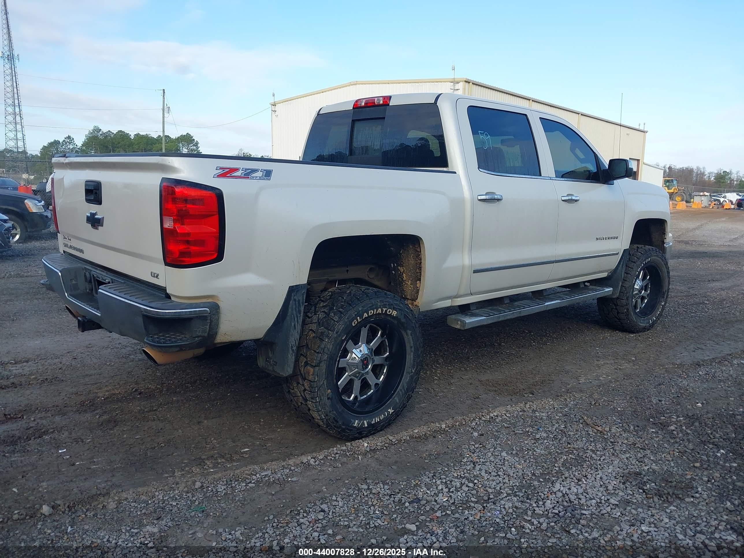 CHEVROLET SILVERADO image 4