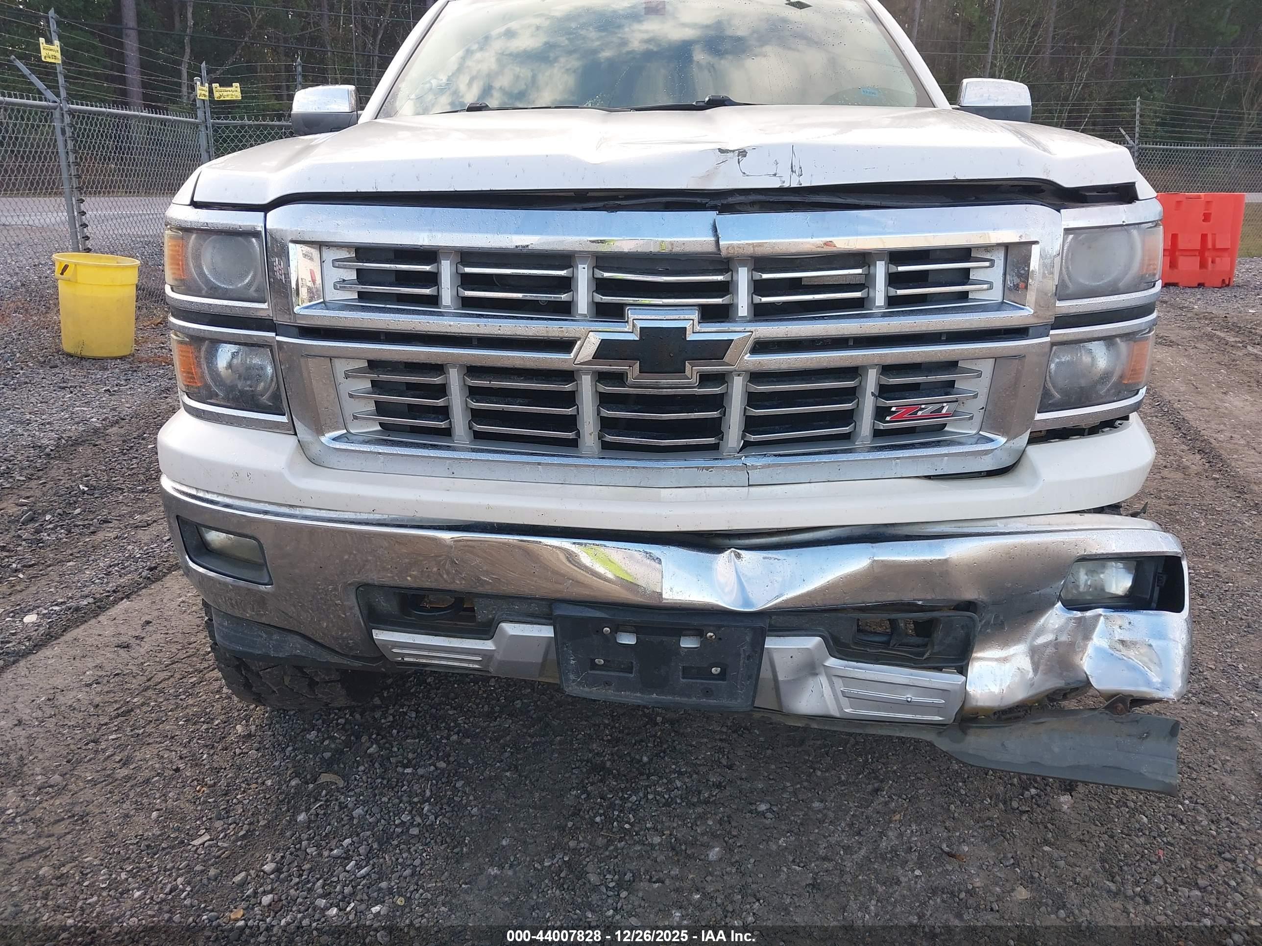 CHEVROLET SILVERADO image 6