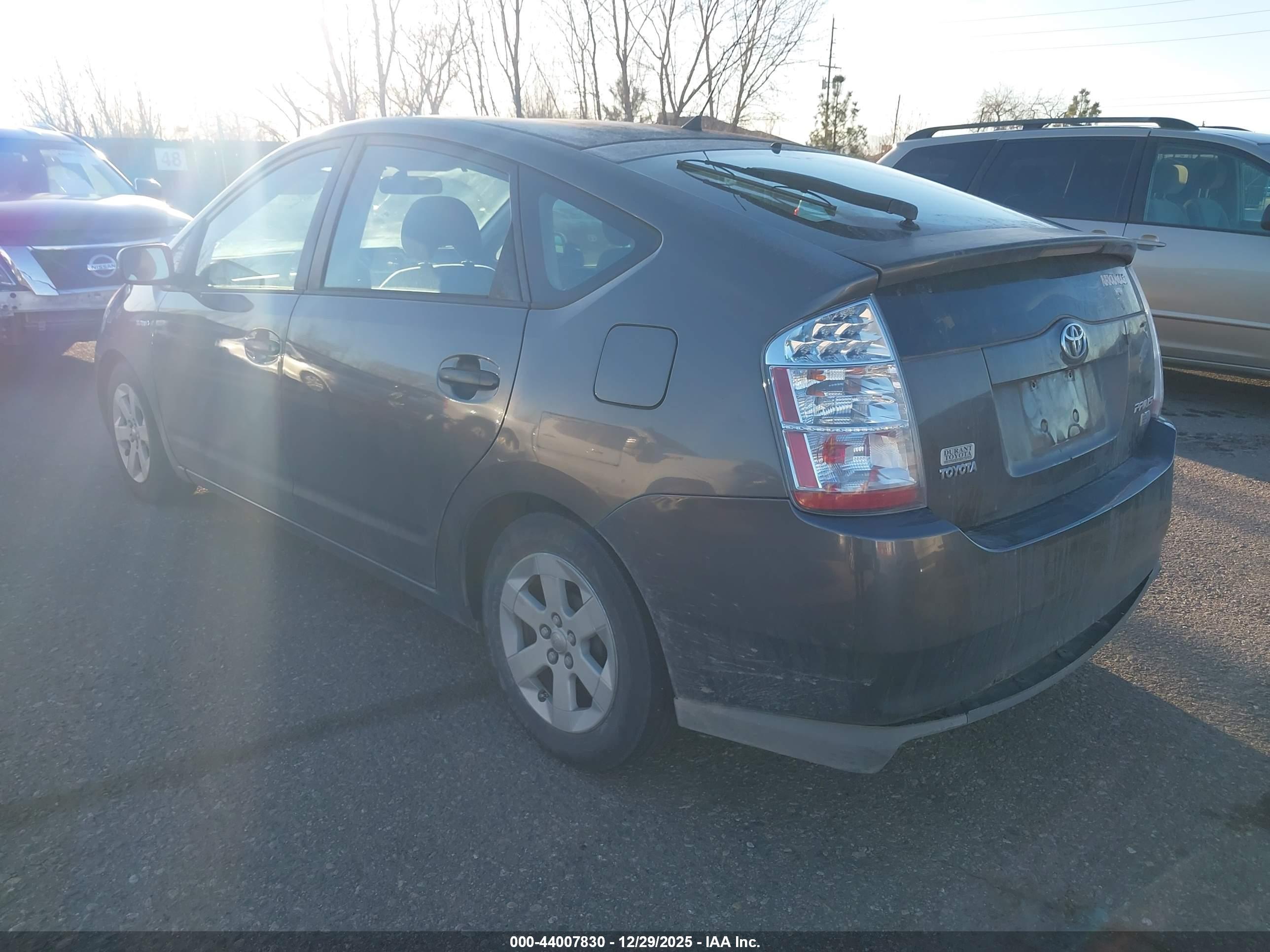 TOYOTA PRIUS image 3
