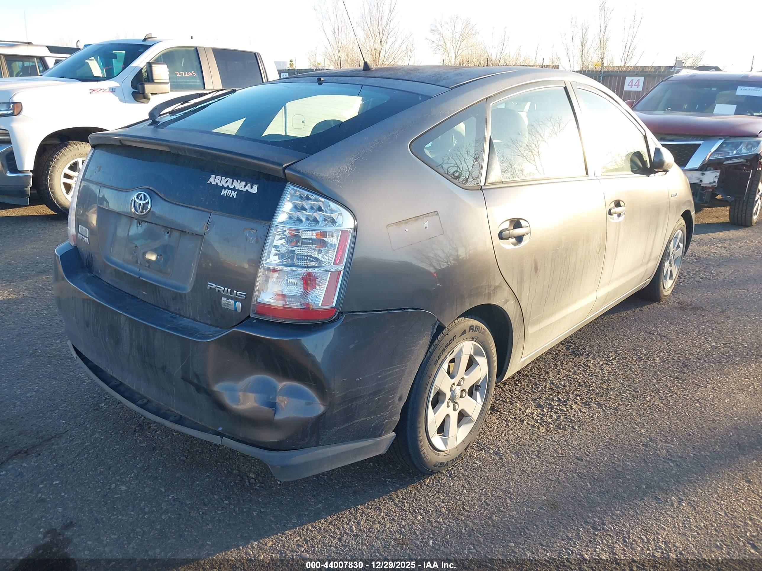 TOYOTA PRIUS image 4