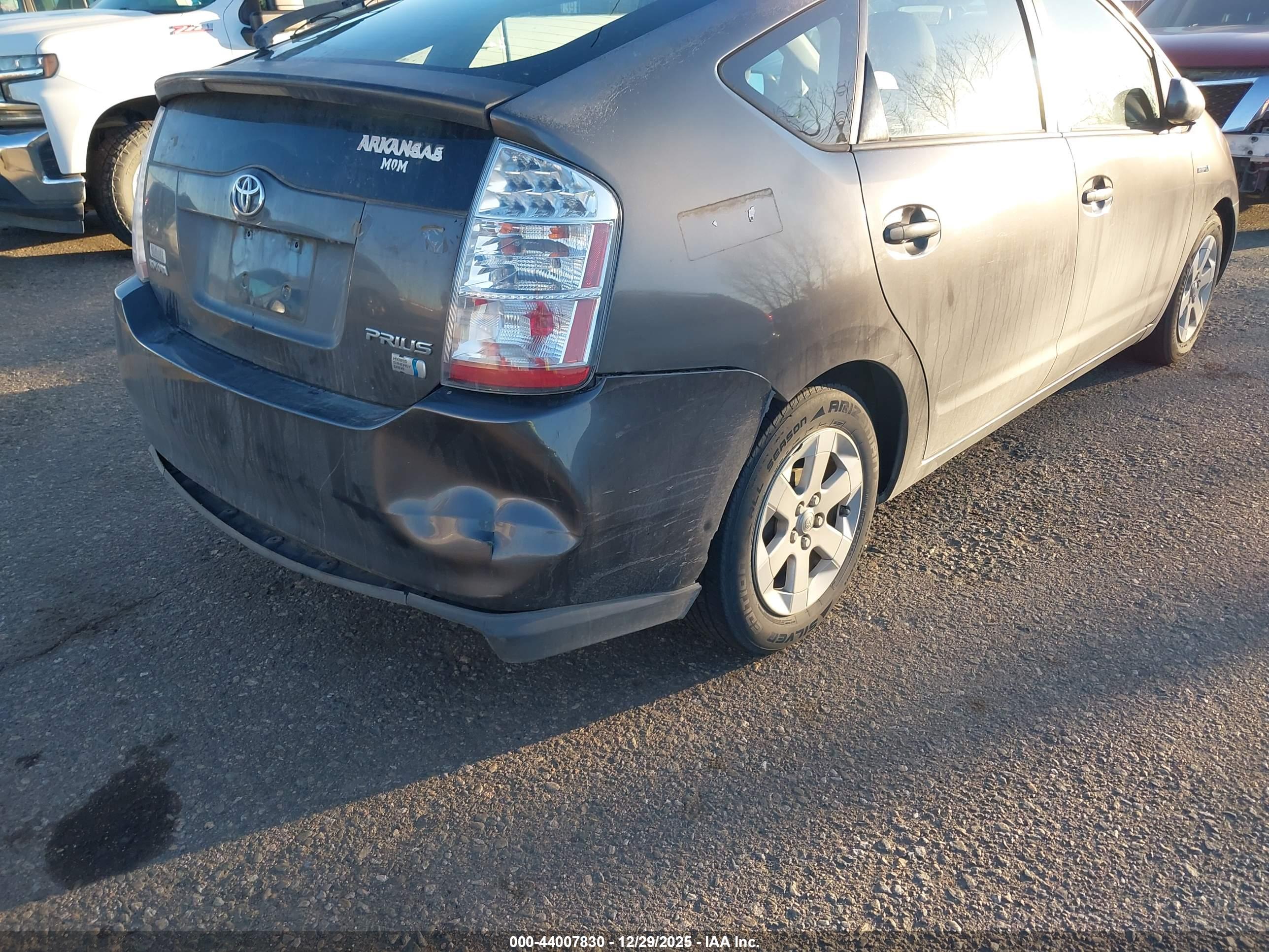 TOYOTA PRIUS image 6