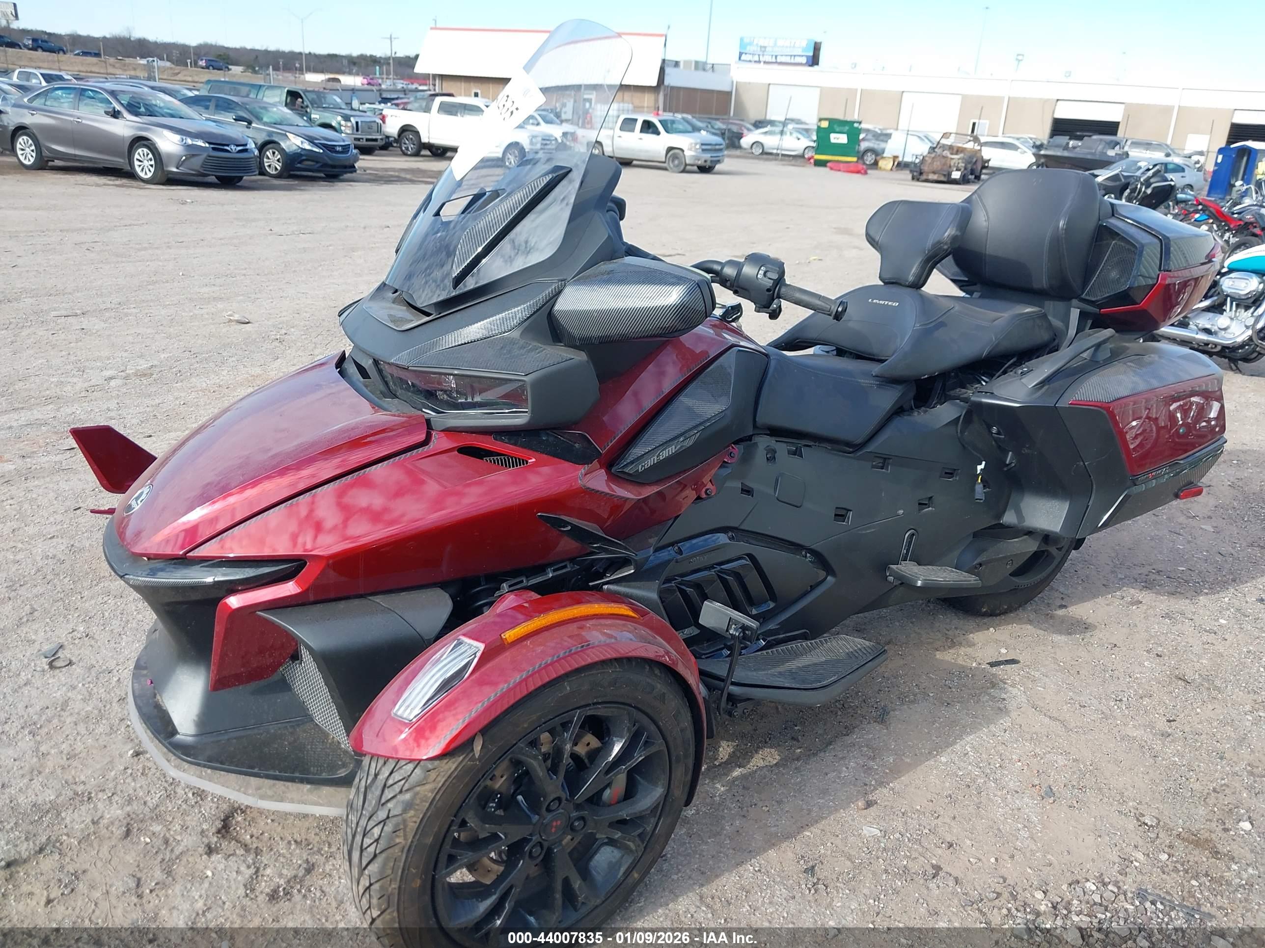CAN-AM SPYDER image 2