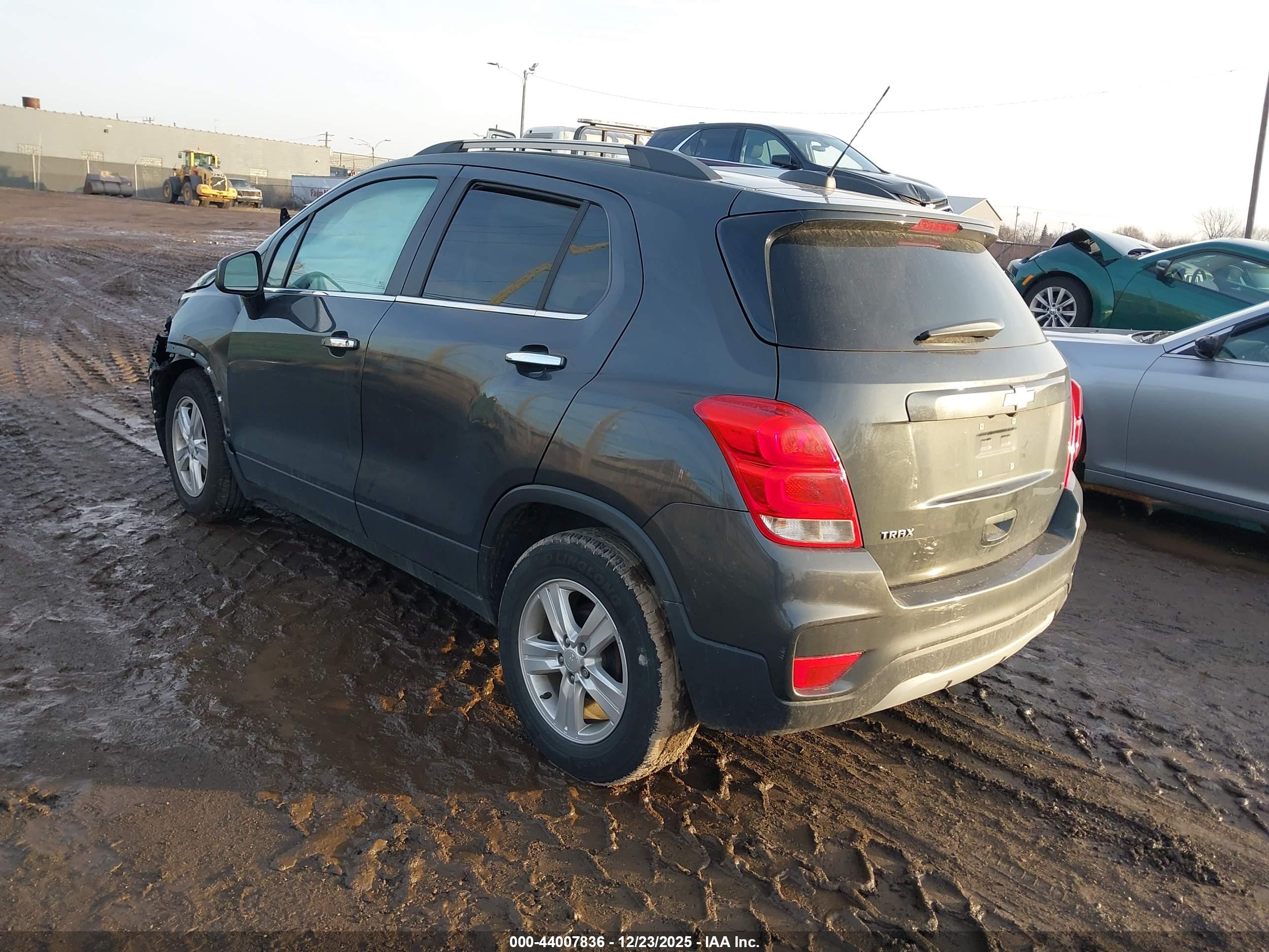 CHEVROLET TRAX image 3