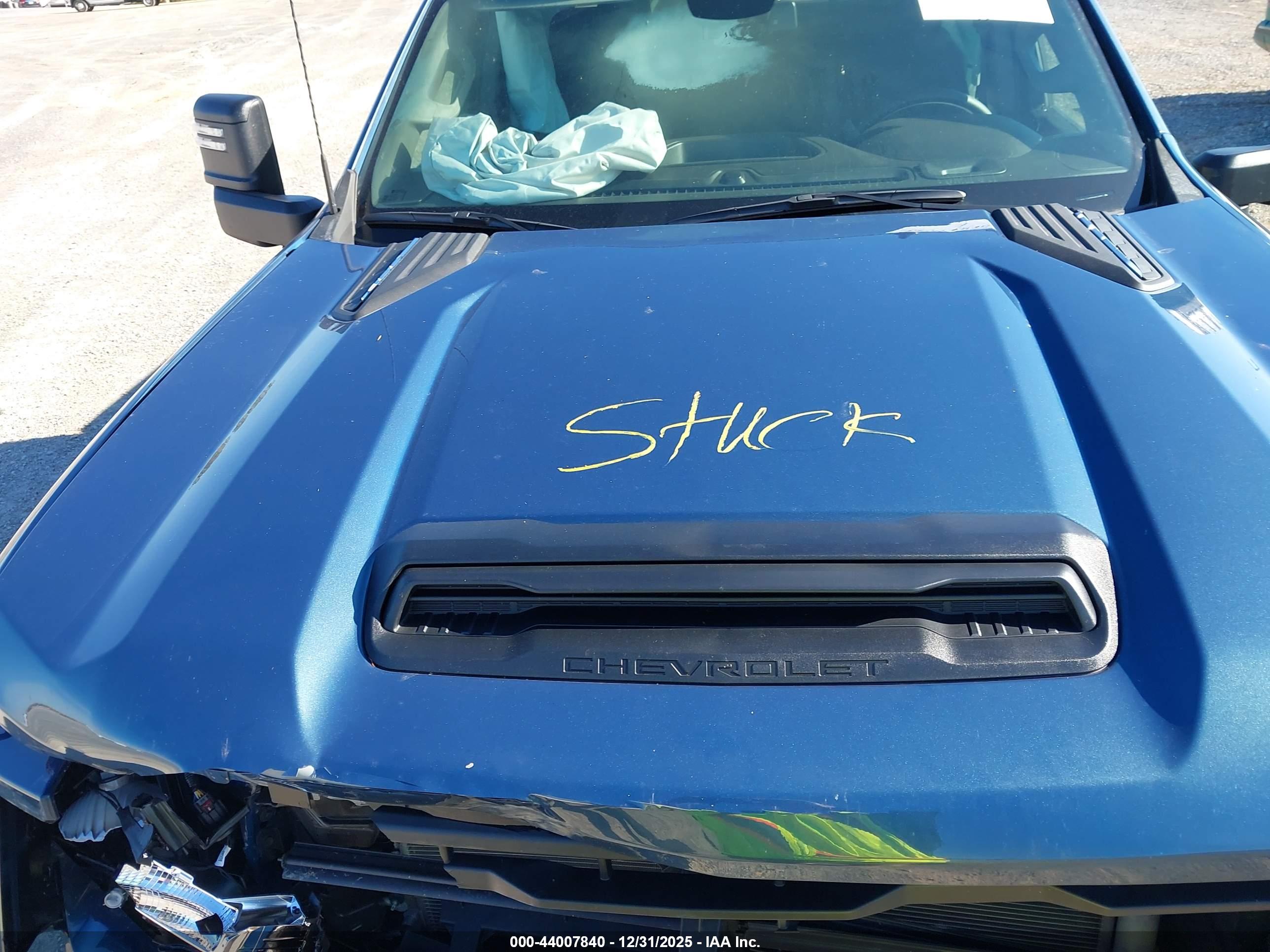 CHEVROLET SILVERADO image 10