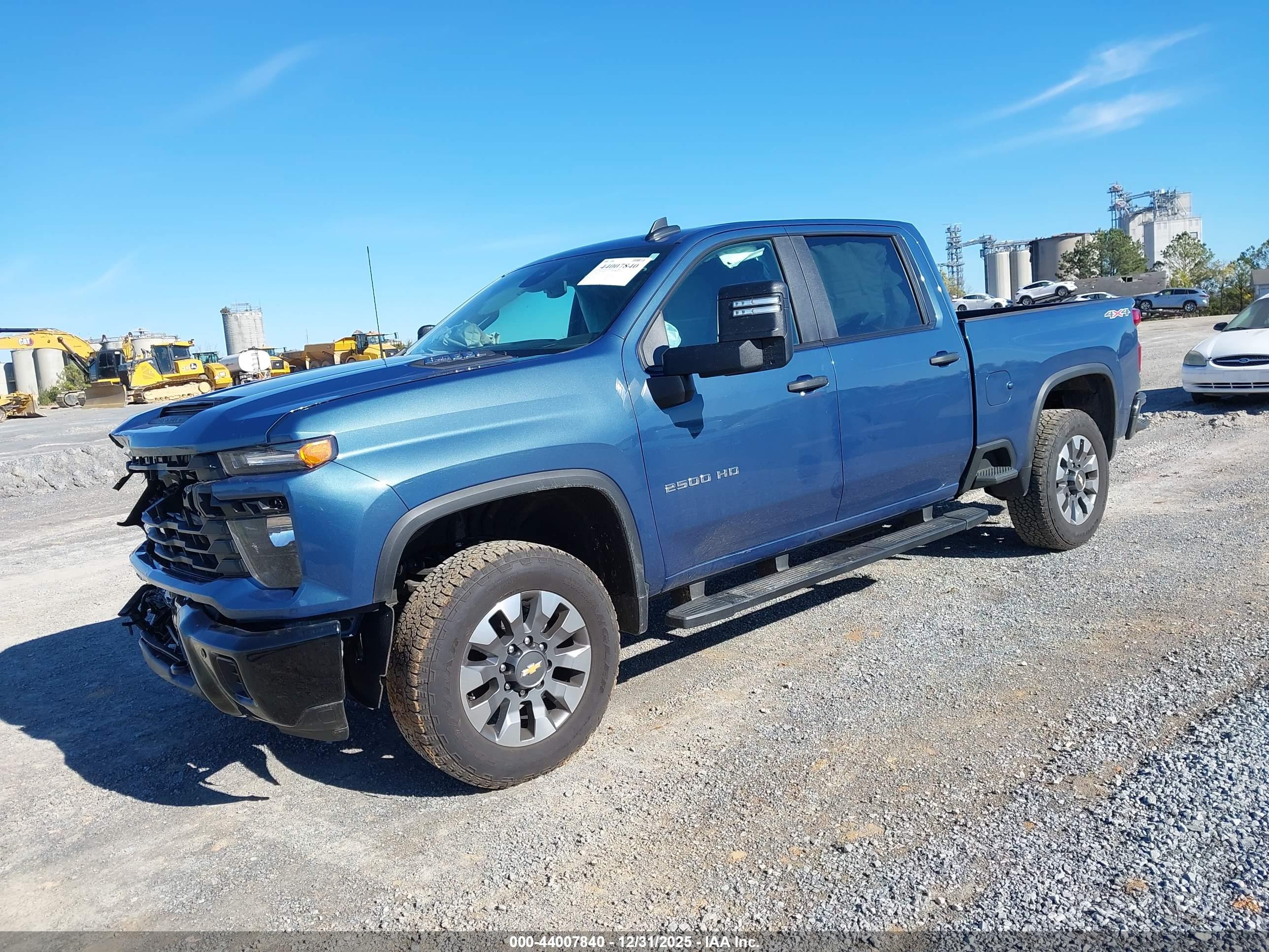 CHEVROLET SILVERADO image 2