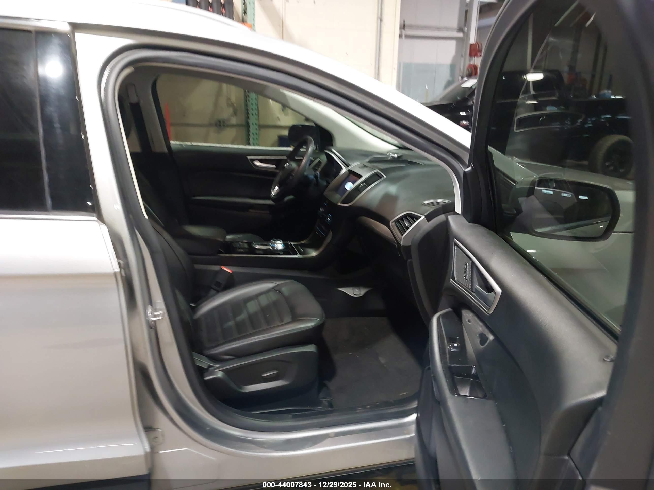 FORD EDGE image 5