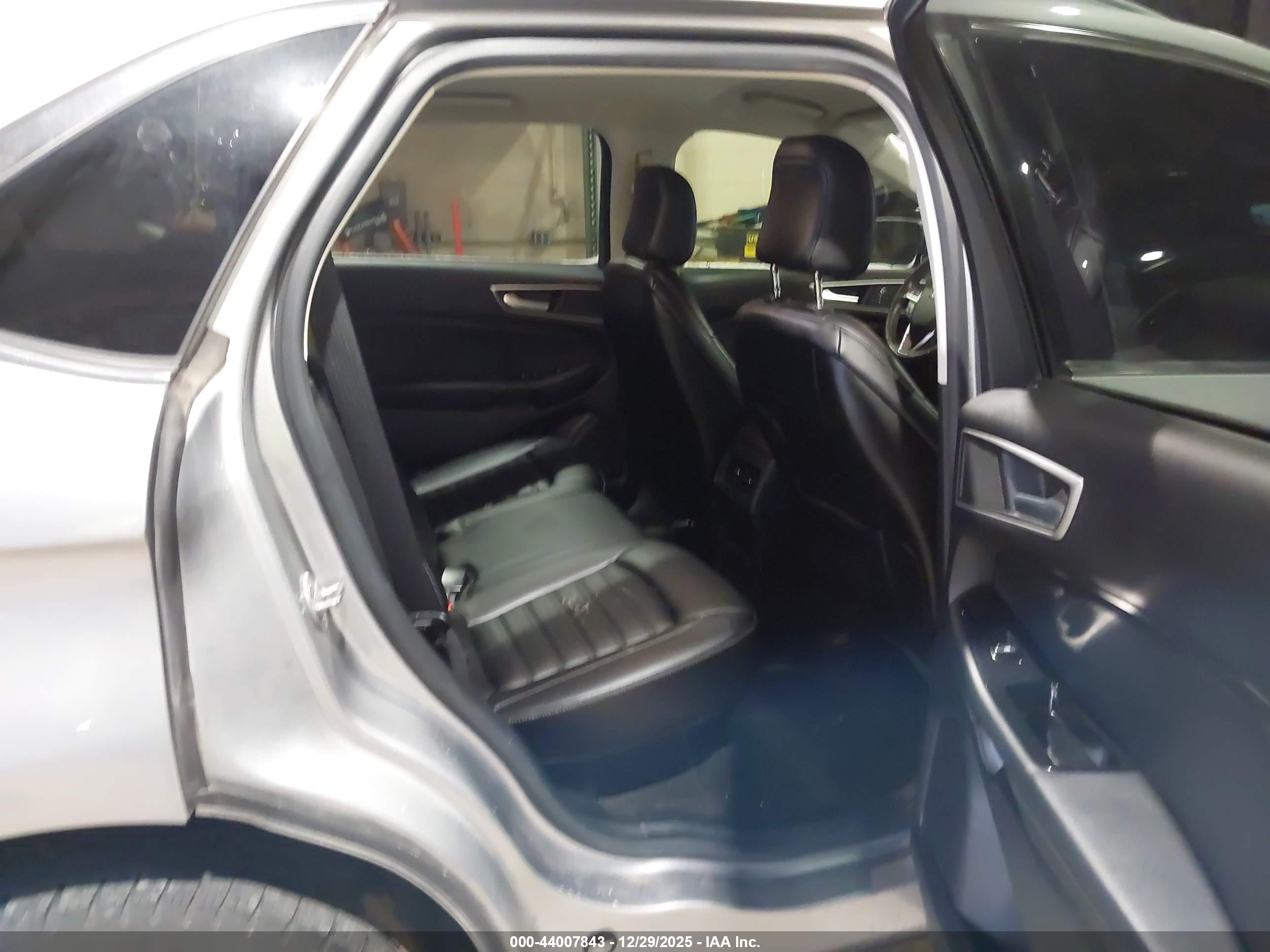 FORD EDGE image 8