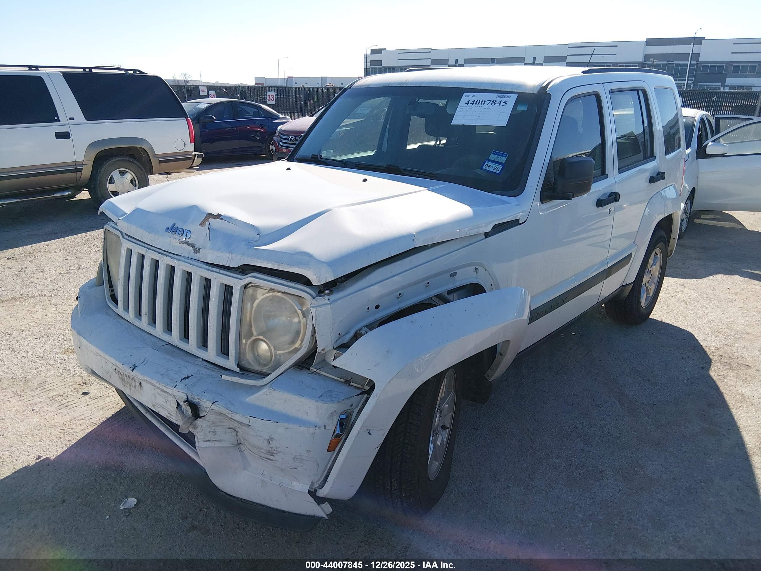 JEEP LIBERTY image 2