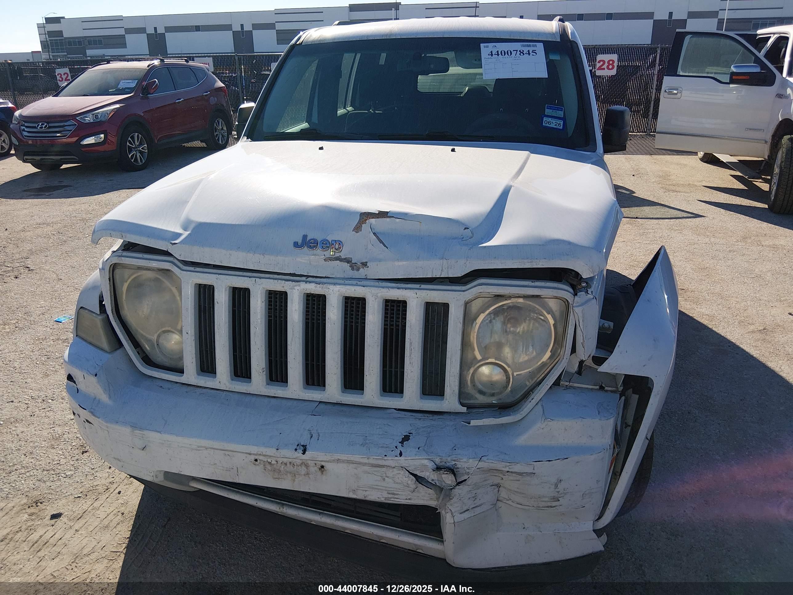 JEEP LIBERTY image 6