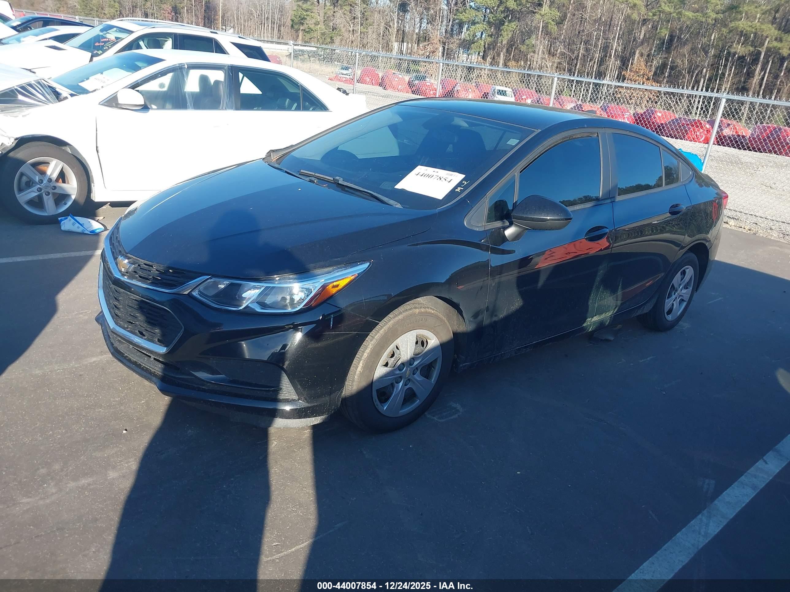 CHEVROLET CRUZE image 2