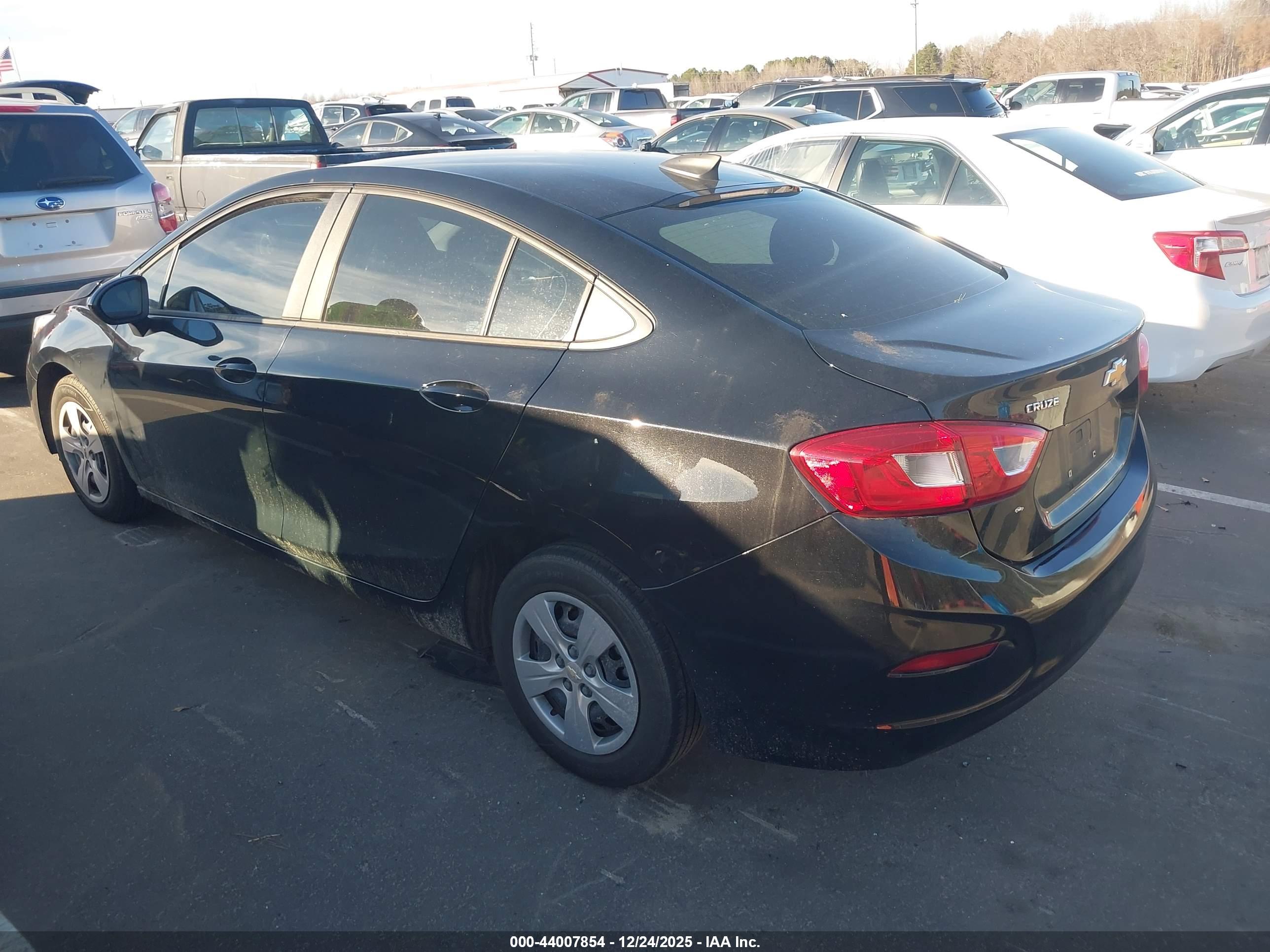 CHEVROLET CRUZE image 3