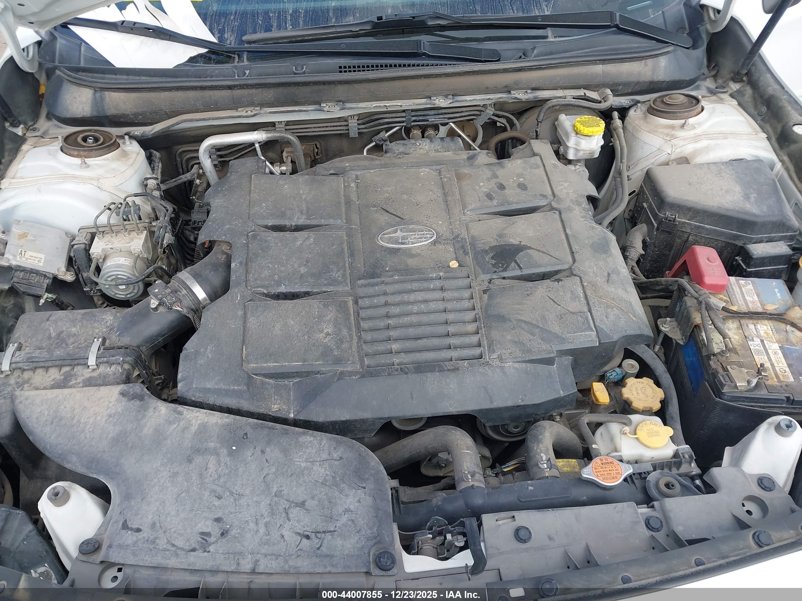 SUBARU OUTBACK image 10